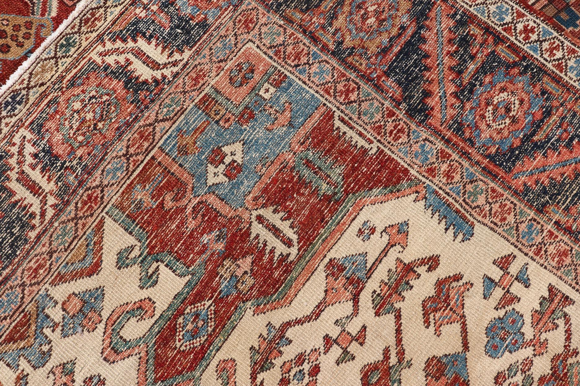 Early 20th Century Antique Persian Serapi Carpet with Stylized Geometric Motifs For Sale 9