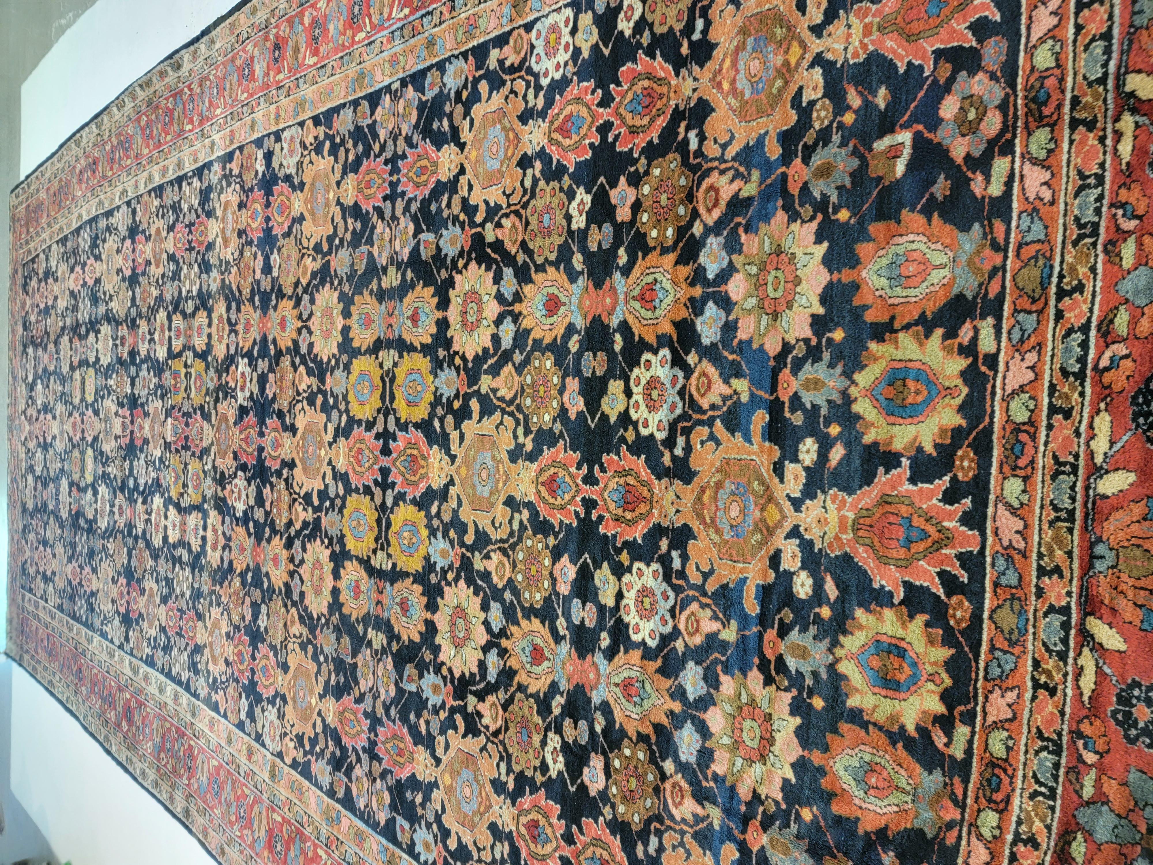 Antiker persischer Sultanabad-/Meshkabad-Teppich des frühen 20. Jahrhunderts im Angebot 6