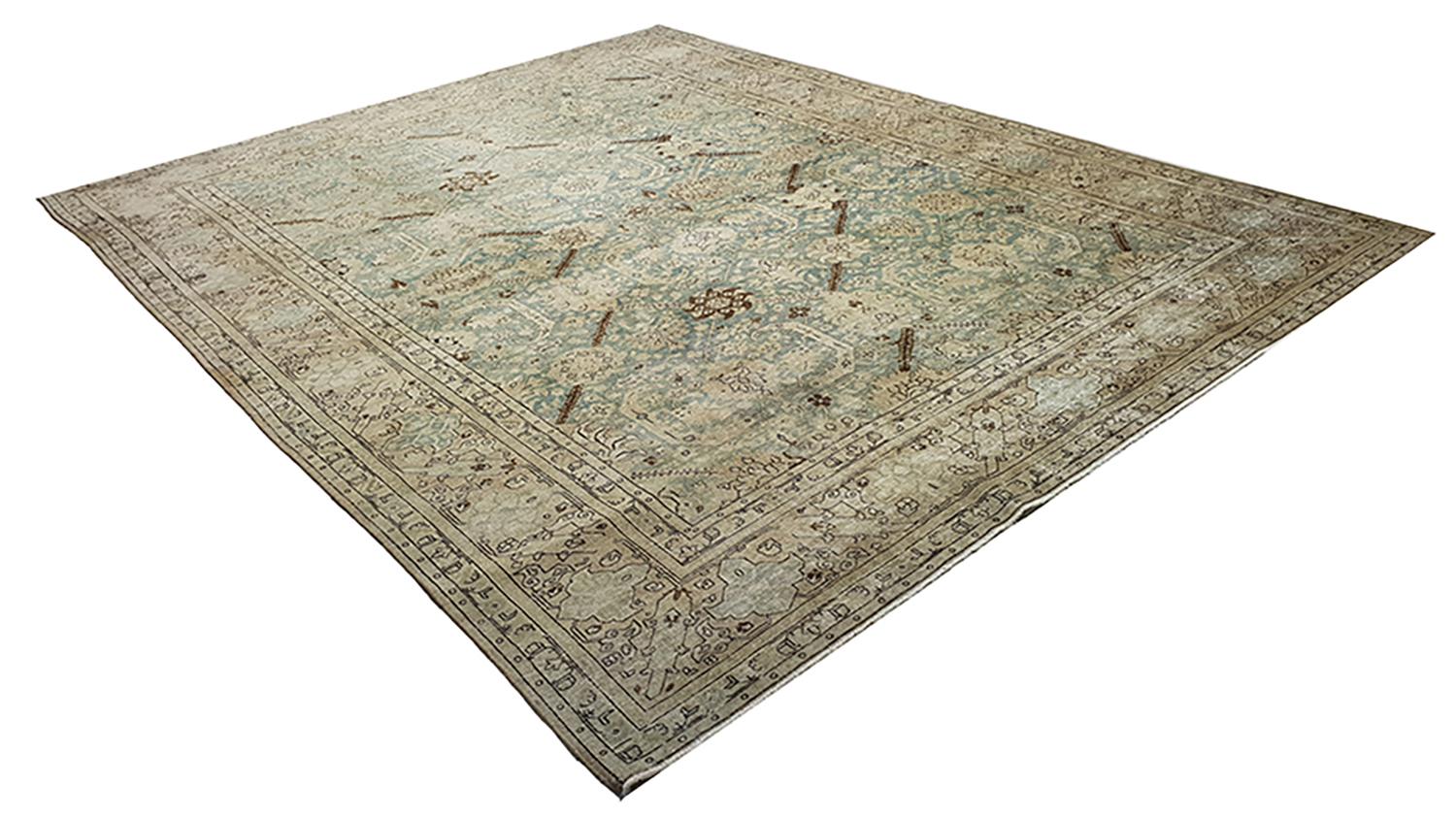 Tappeto Tabriz persiano antico dei primi del Novecento In condizioni buone in vendita a Los Angeles, CA
