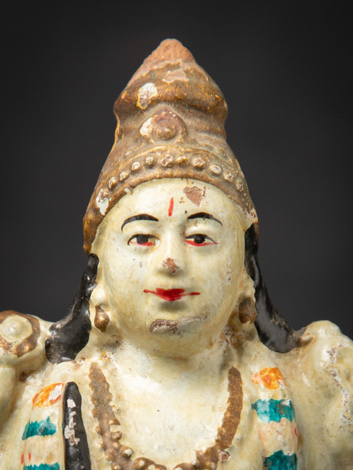 Début du 20e siècle Statue de Vishnu en poterie ancienne de l'Inde en vente 4