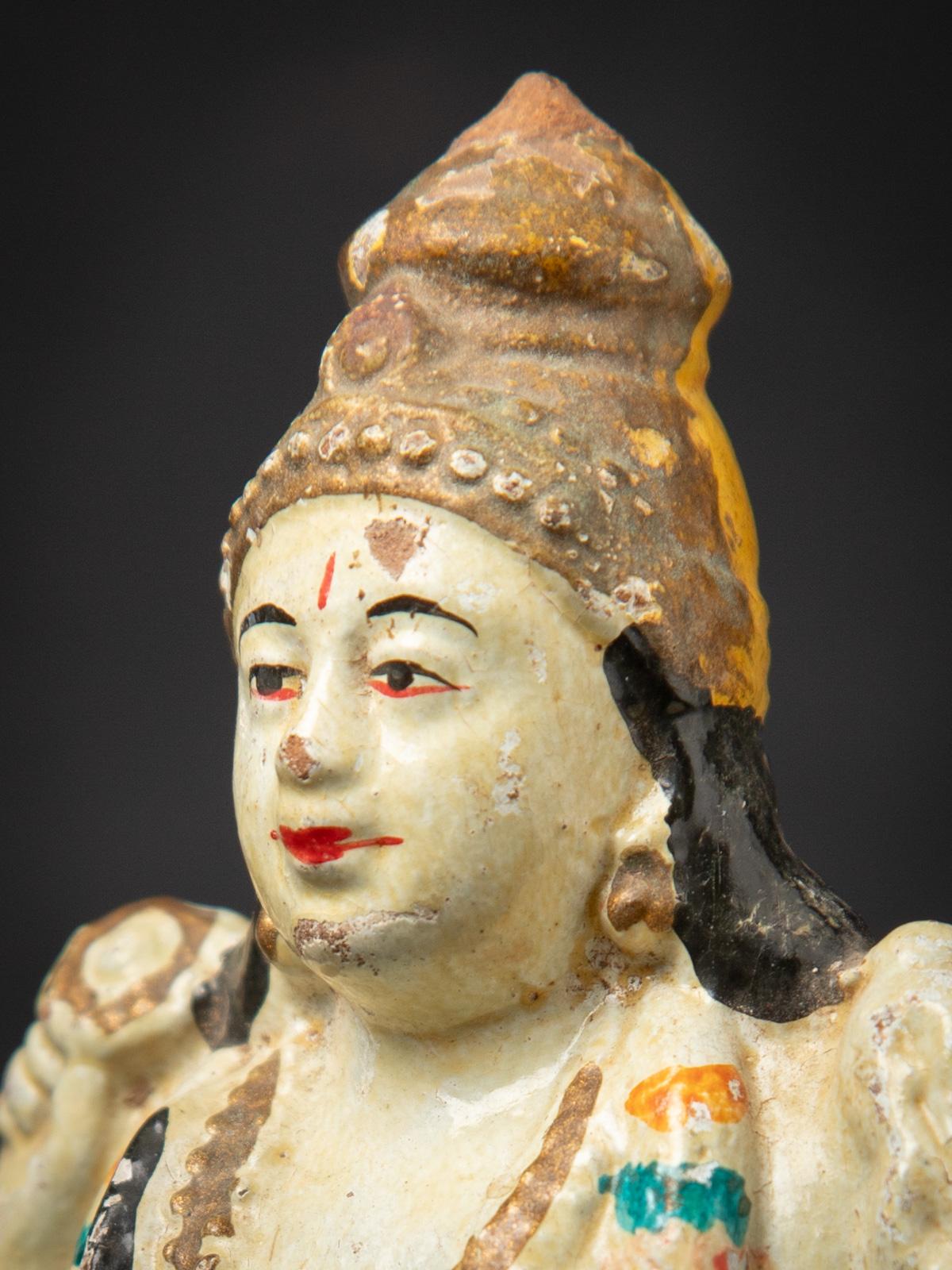 Début du 20e siècle Statue de Vishnu en poterie ancienne de l'Inde en vente 6