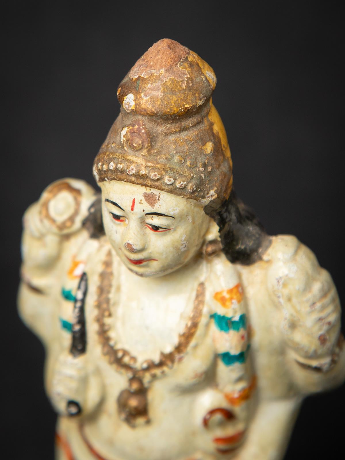 Début du 20e siècle Statue de Vishnu en poterie ancienne de l'Inde en vente 8