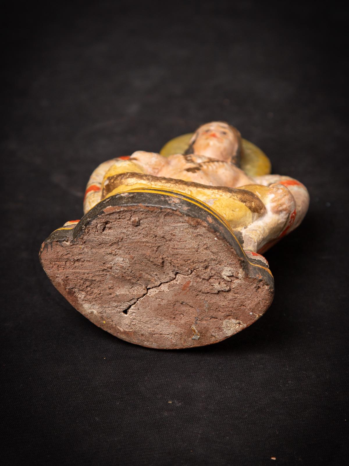 Early 20th century Antique pottery Vishnu statue from India For Sale 11