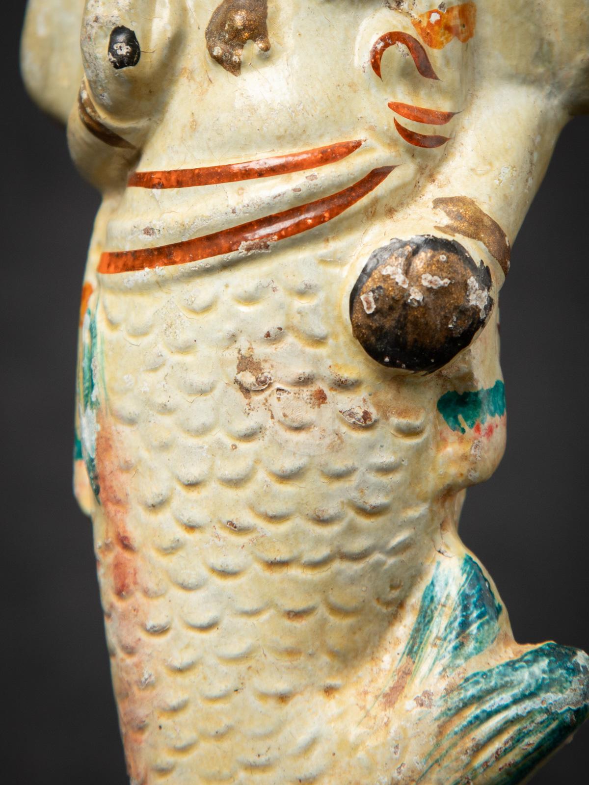 Début du 20e siècle Statue de Vishnu en poterie ancienne de l'Inde en vente 12