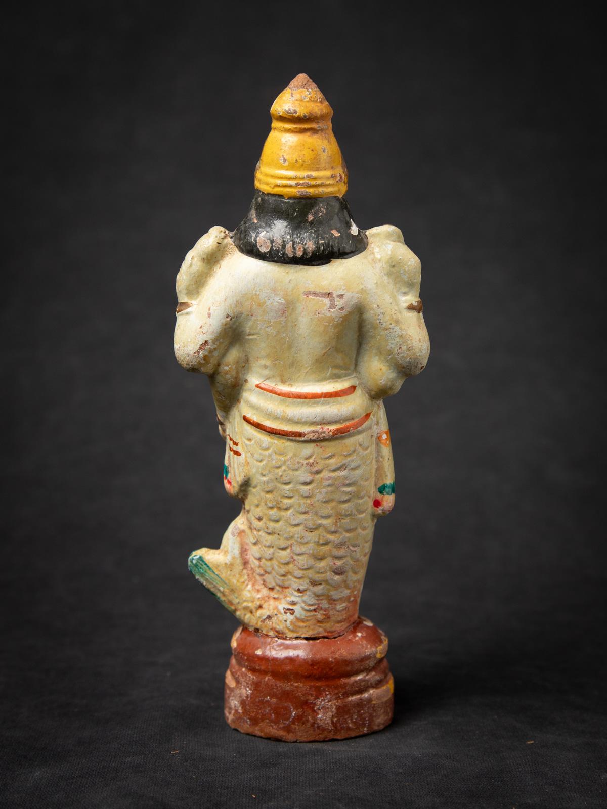 Début du 20e siècle Statue de Vishnu en poterie ancienne de l'Inde Bon état - En vente à DEVENTER, NL