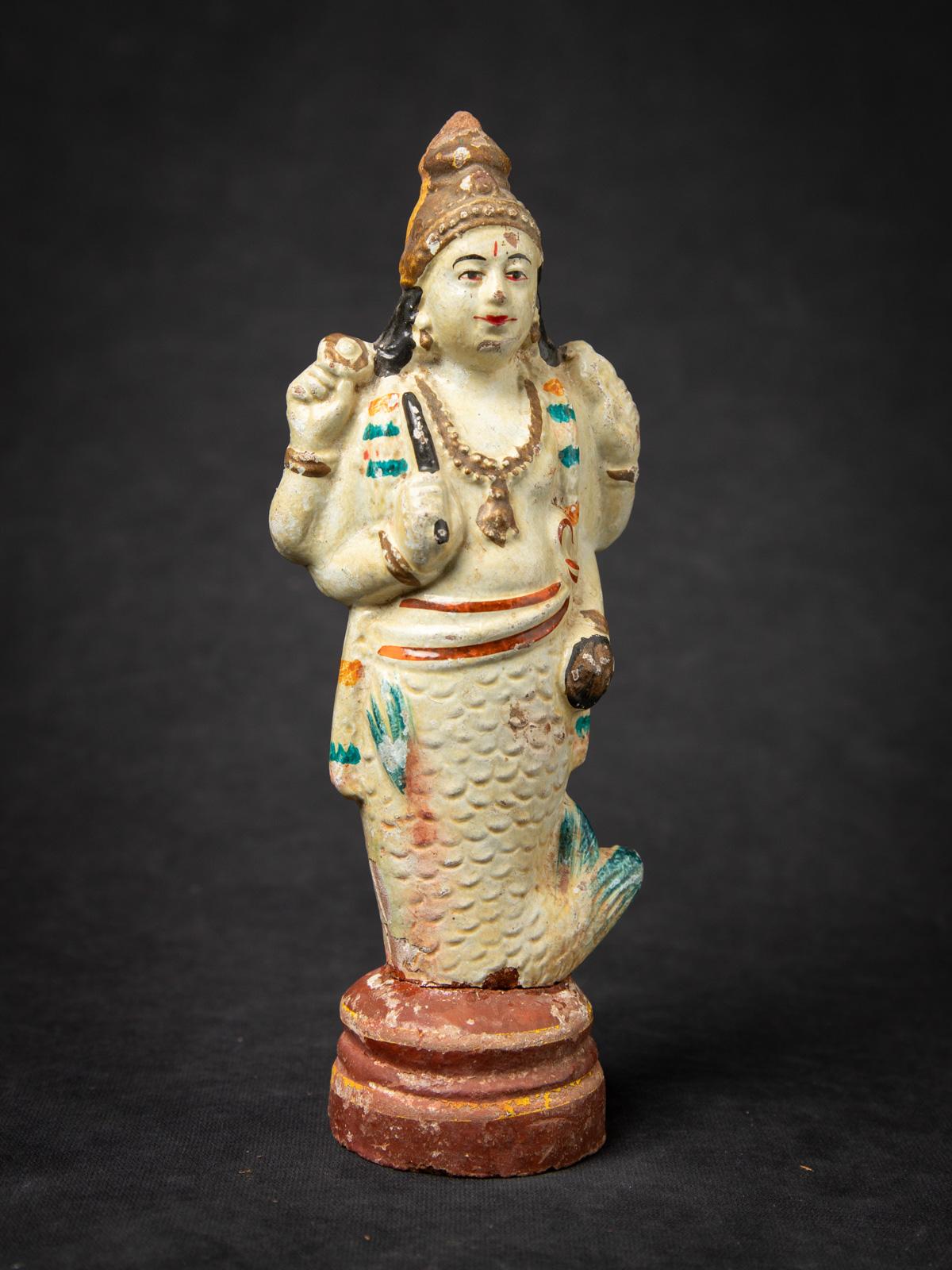 Poteries Début du 20e siècle Statue de Vishnu en poterie ancienne de l'Inde en vente