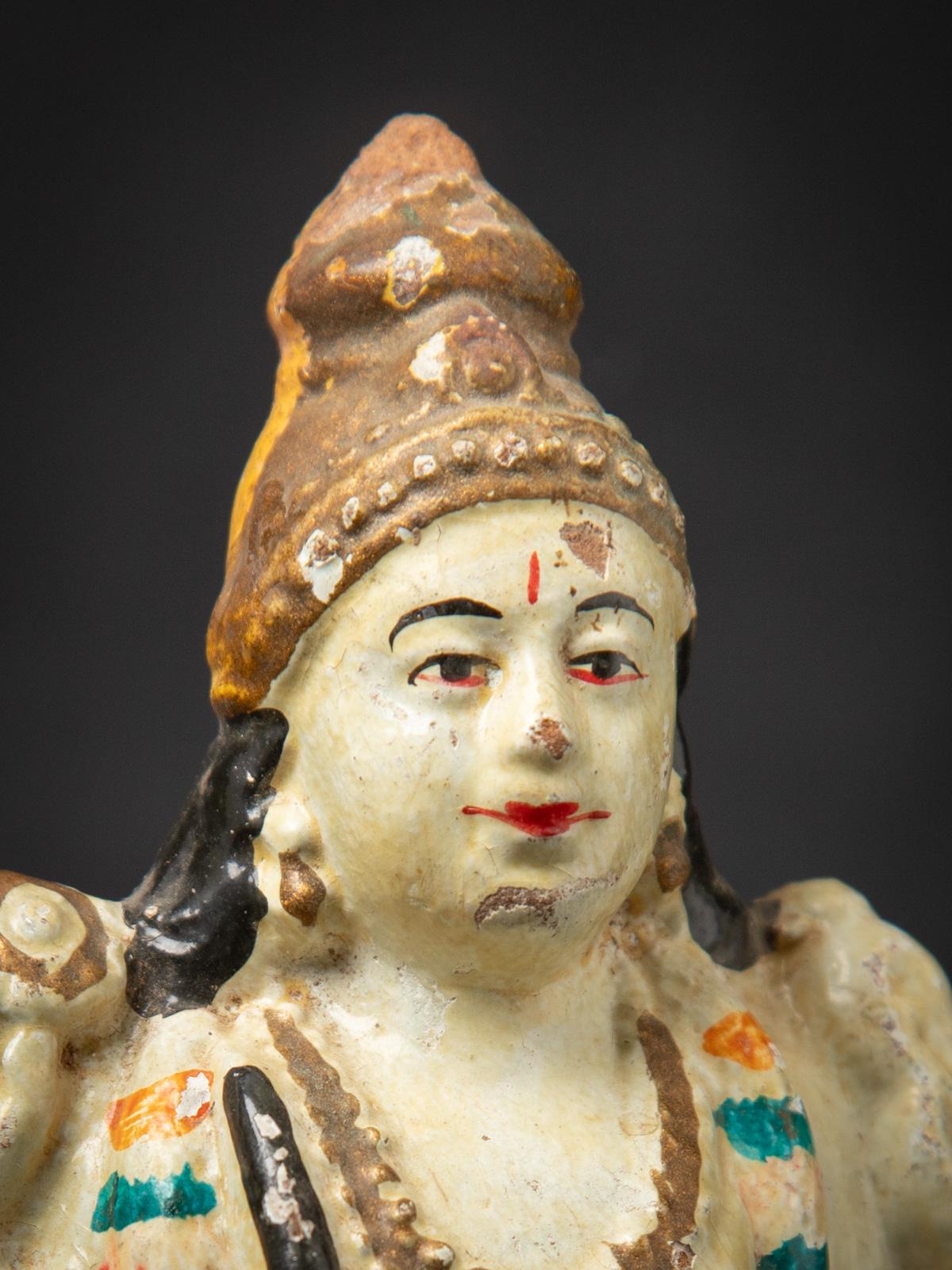 Début du 20e siècle Statue de Vishnu en poterie ancienne de l'Inde en vente 2