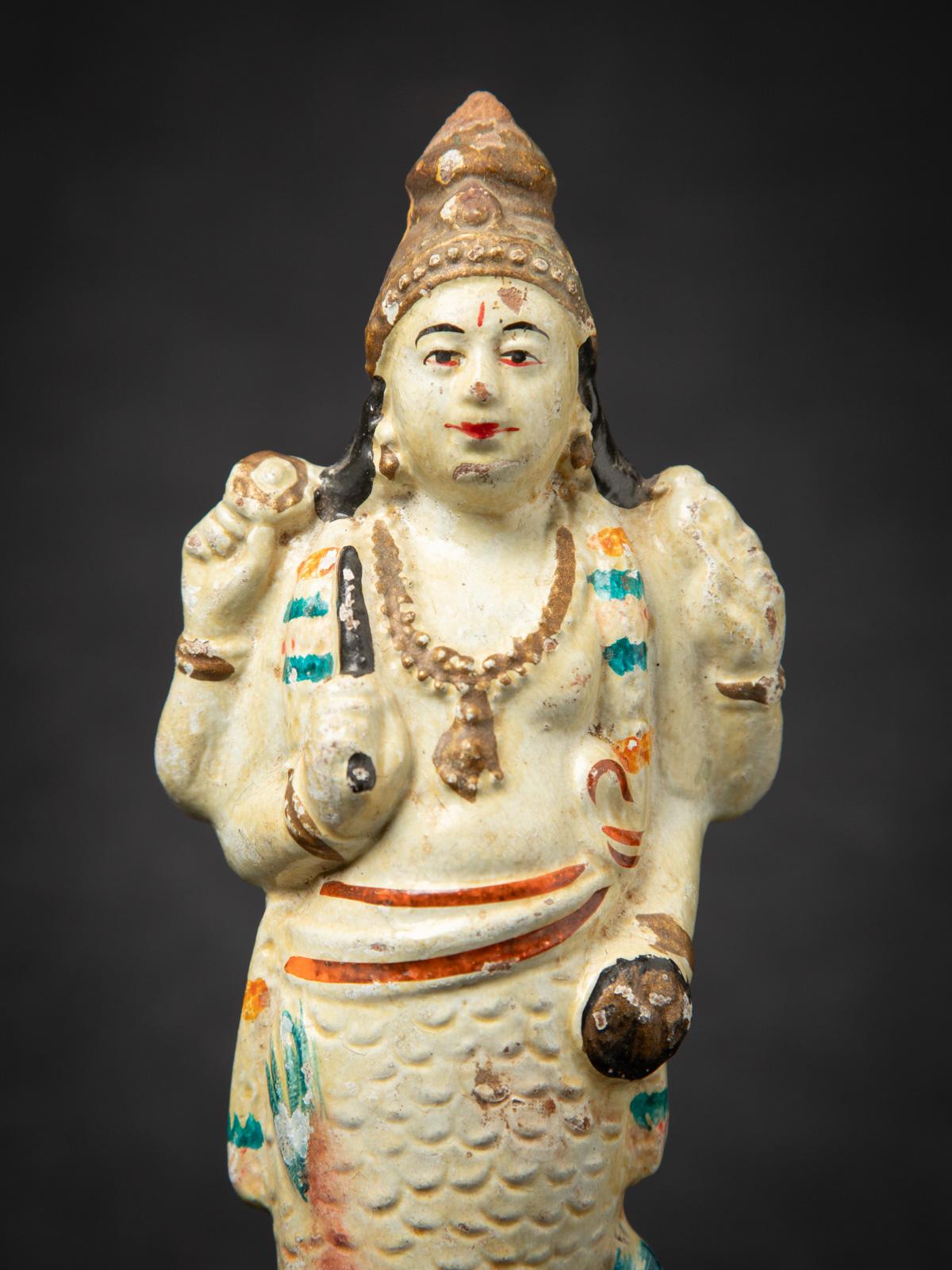 Début du 20e siècle Statue de Vishnu en poterie ancienne de l'Inde en vente 3