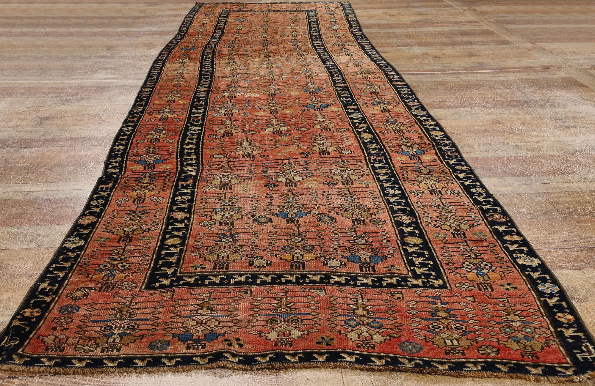 Antiker roter kaukasischer Karabagh-Teppich-Läufer des frühen 20. Jahrhunderts im Angebot 1