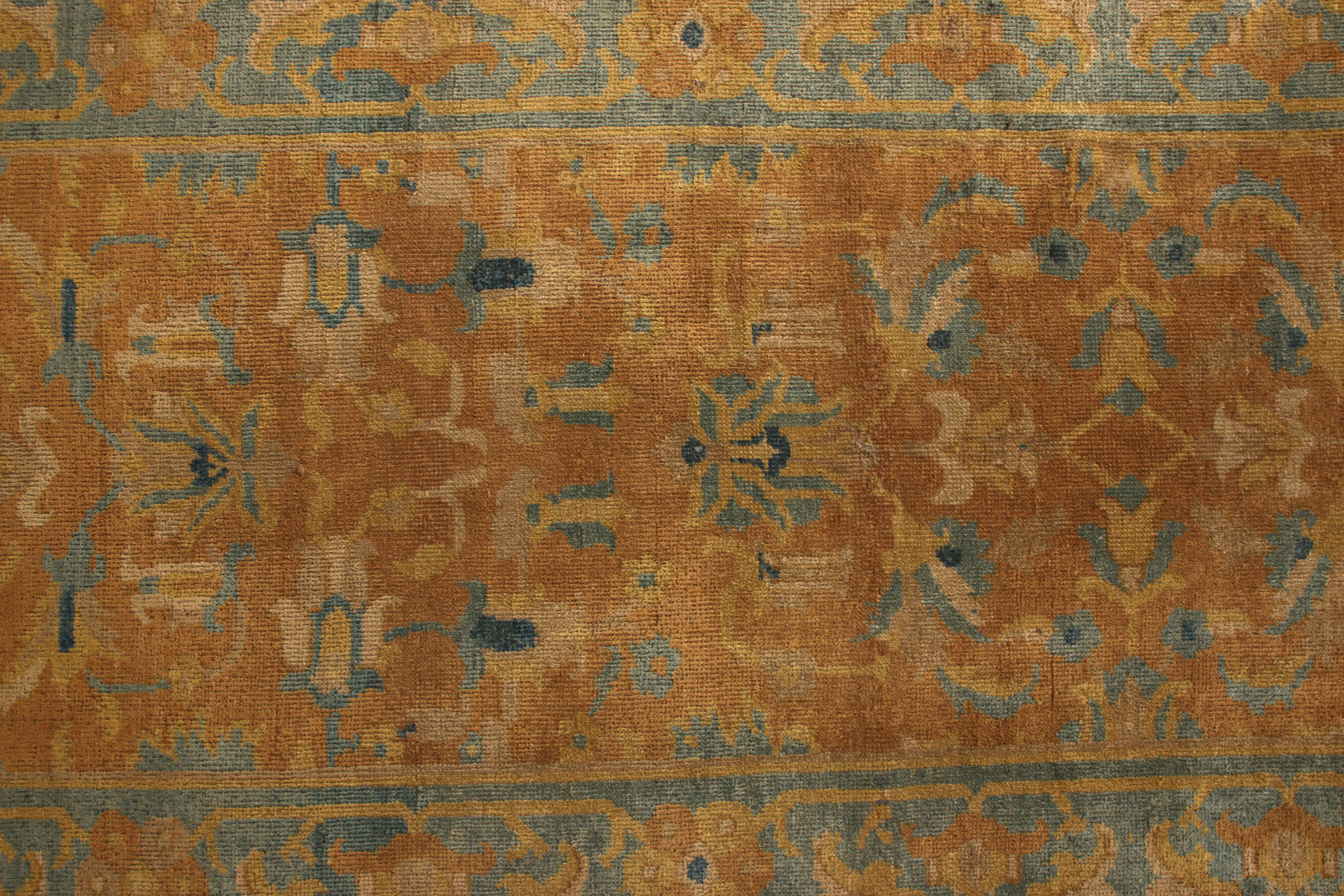 Early 20th Century Antique Runner Beige Blue Geometric Floral Amritsar Rug In Good Condition In Long Island City, NY