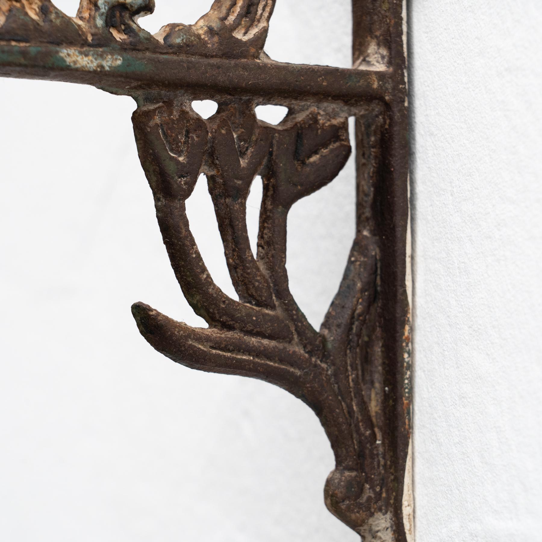Anfang des 20. Jahrhunderts antike rustikale spanische Wand Gusseisen dekorative Glocke im Angebot 3