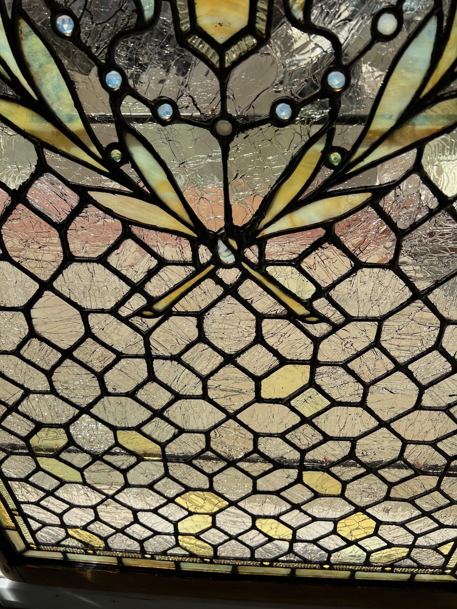Vidriera antigua de principios del siglo XX, joyas en marco de madera original Vitral