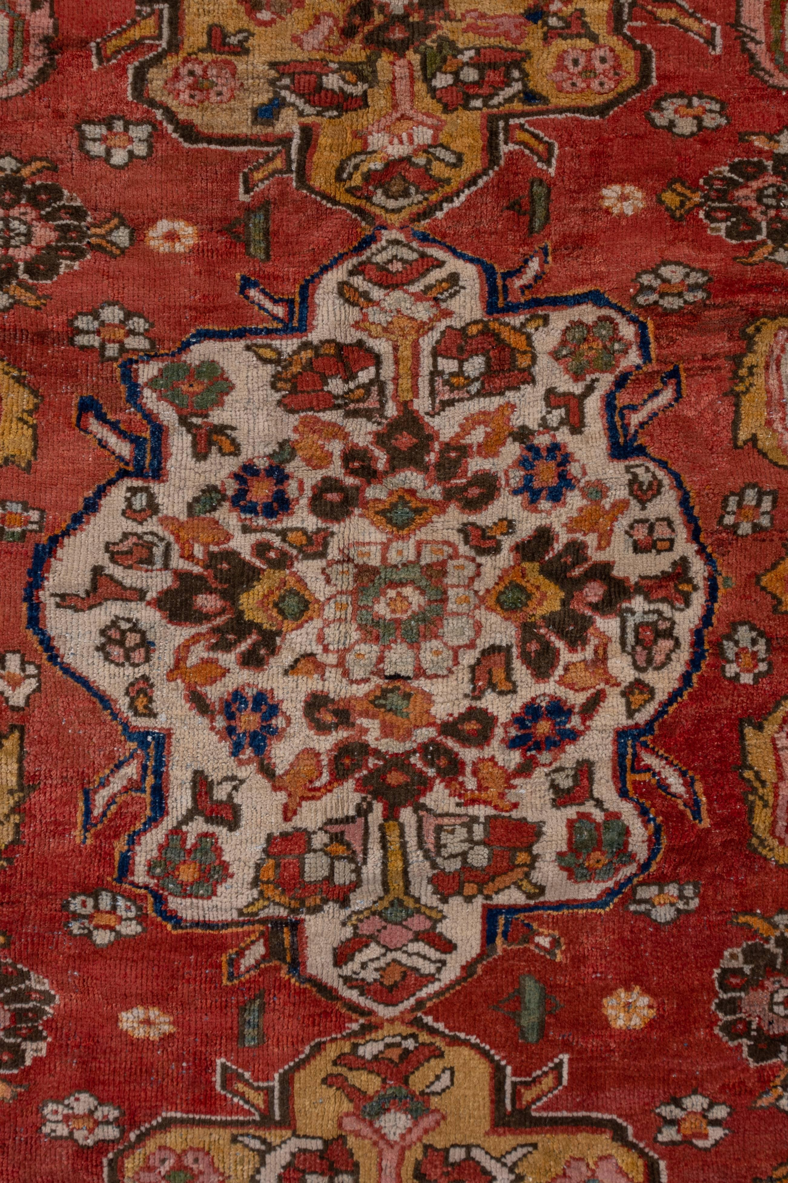 Antiker roter persischer Sultanabad-Teppich (20. Jahrhundert) im Angebot