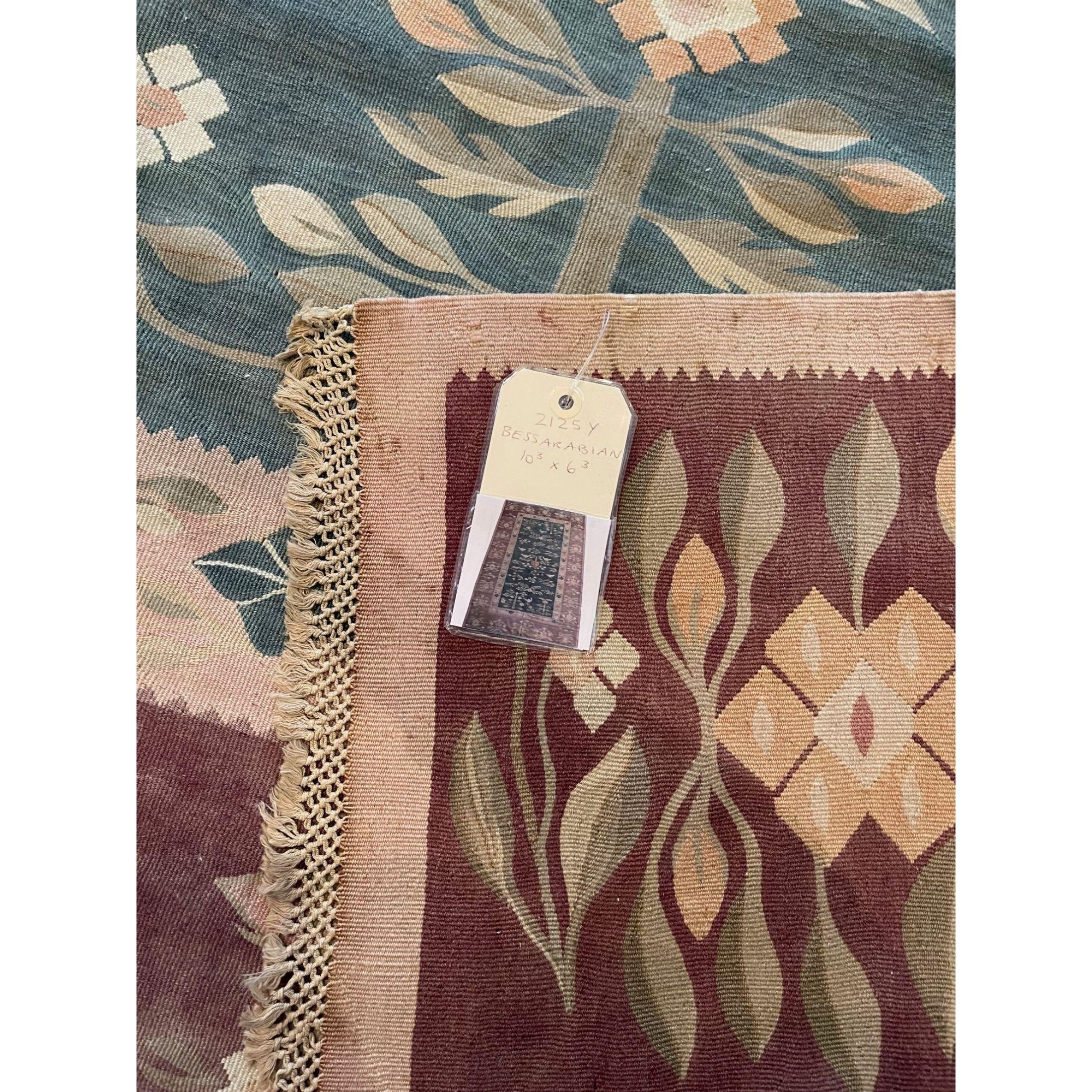 Anfang des 20. Jahrhunderts Antiker traditioneller Flachgewebe-Teppich aus Bessarabien im Zustand „Gut“ im Angebot in Los Angeles, US