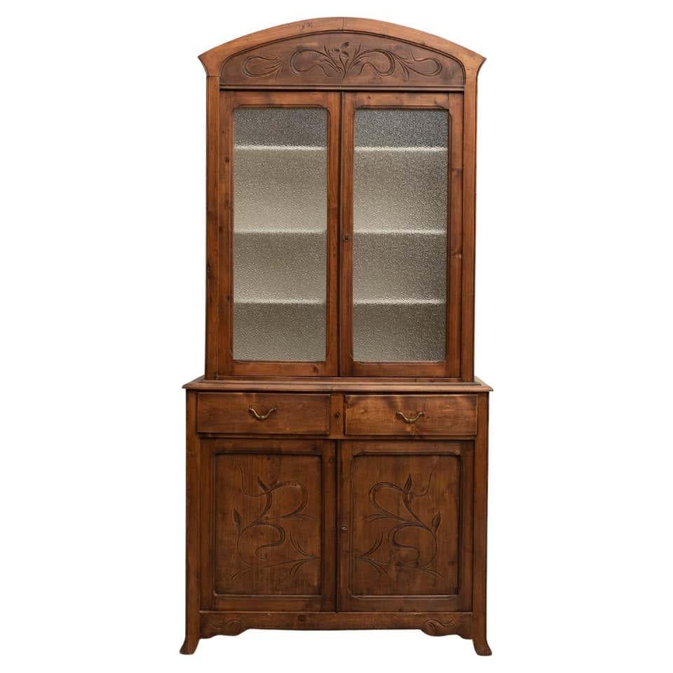Early 20th Century Antique Traditional Spanish Pinewood and Glass Wardrobe 15