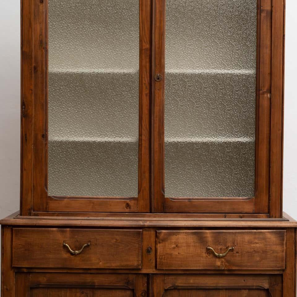 Early 20th Century Antique Traditional Spanish Pinewood and Glass Wardrobe 2
