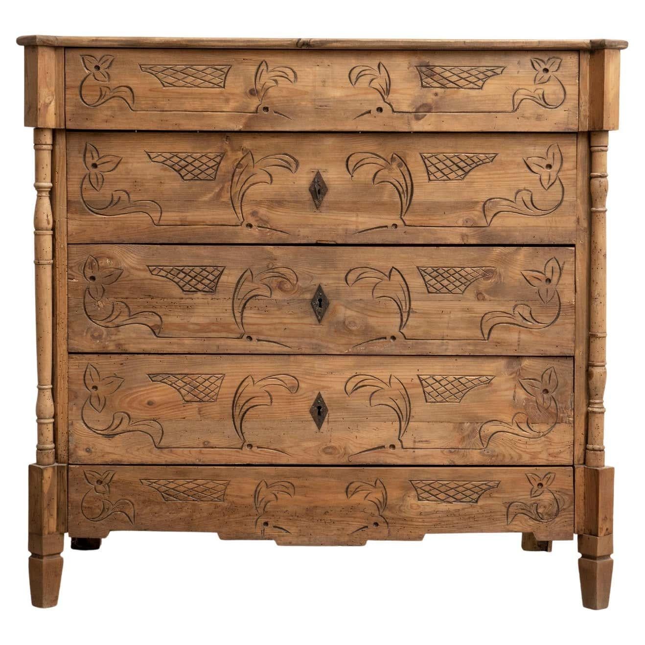 Early 20th Century Antique Traditional Spanish Pine Wood Dresser 12