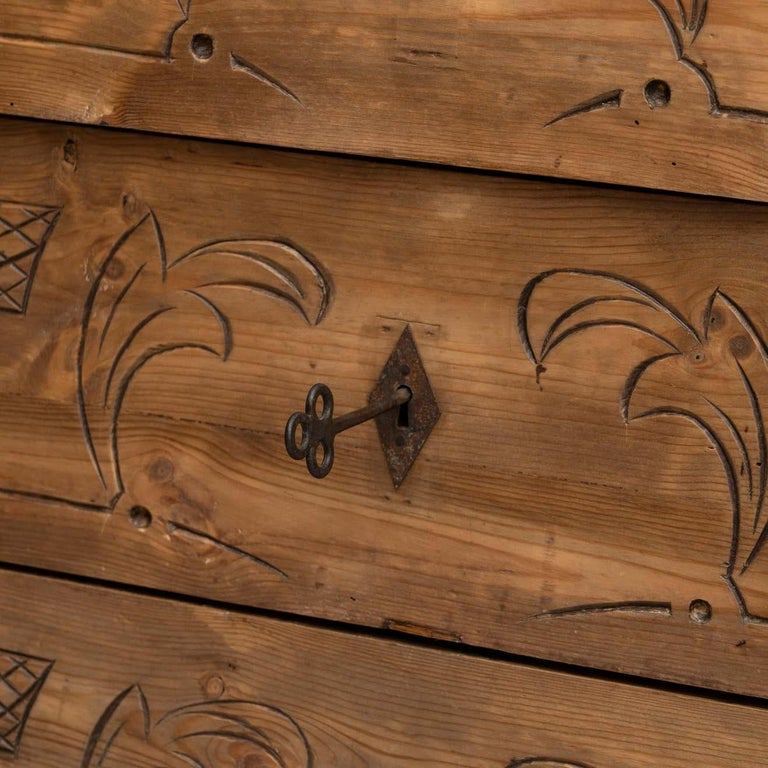 Early 20th Century Antique Traditional Spanish Pine Wood Dresser For