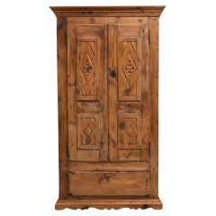 Armoire en bois de pin espagnol traditionnel du début du 20e siècle
