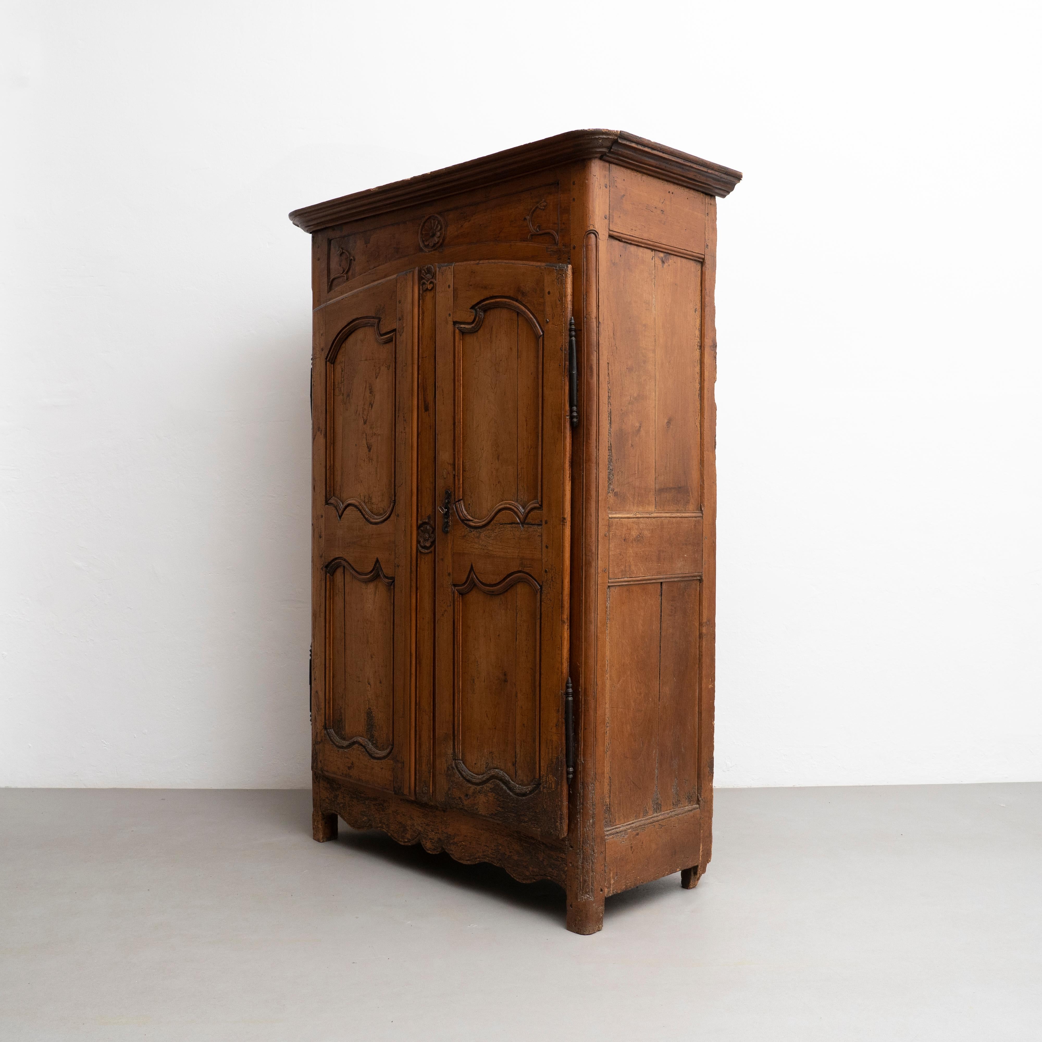 Early 20th Century Antique Traditional Spanish Wood Wardrobe For Sale 9