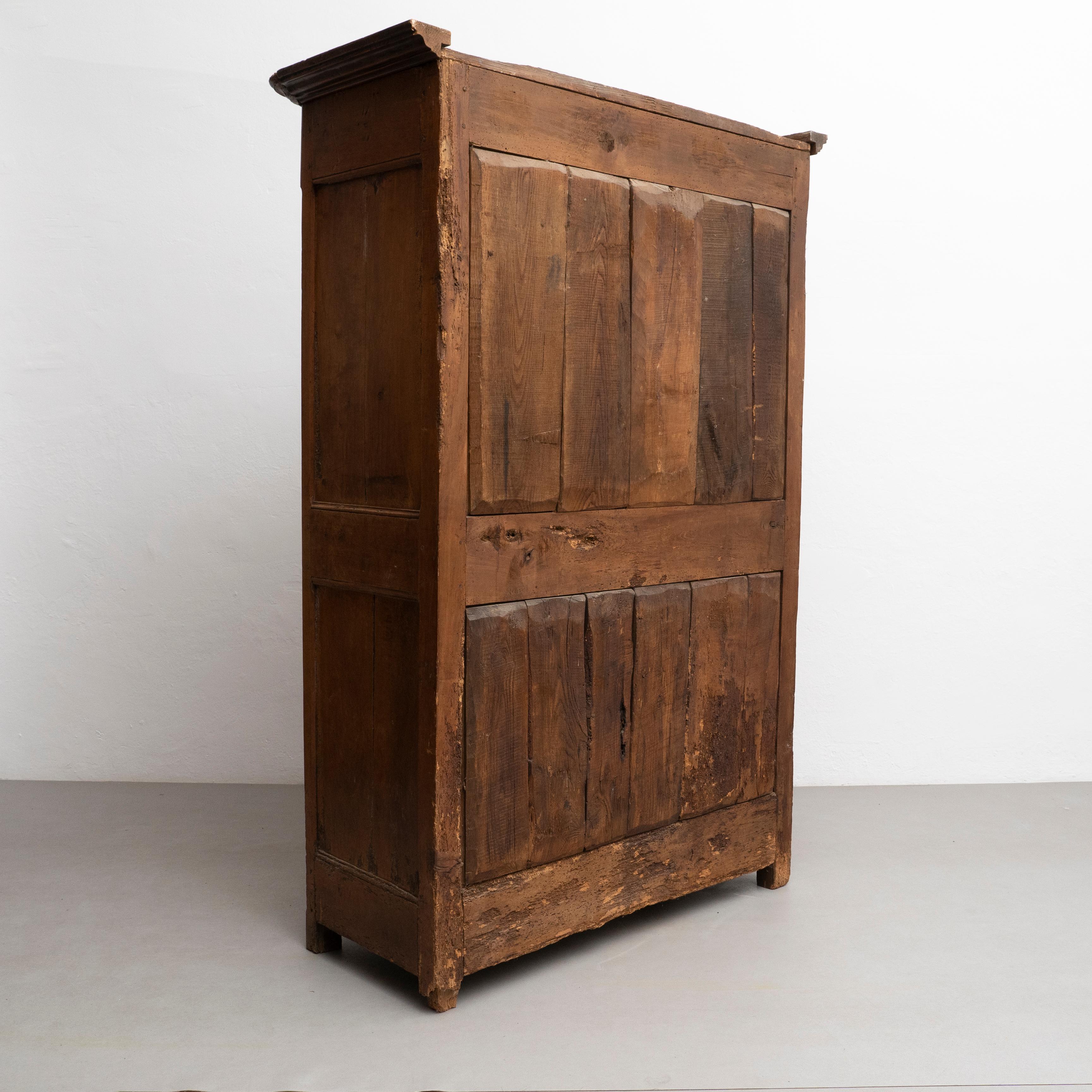 Early 20th Century Antique Traditional Spanish Wood Wardrobe For Sale 10