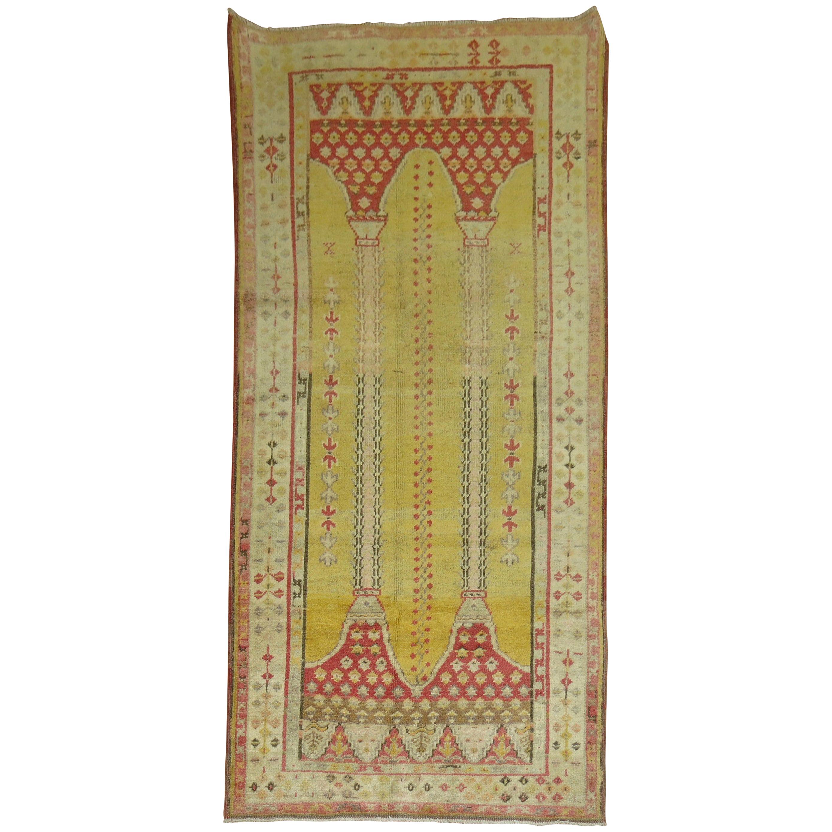 Antiker türkischer gelber Niche-Teppich mit Gebetsknöpfen aus dem frühen 20. Jahrhundert