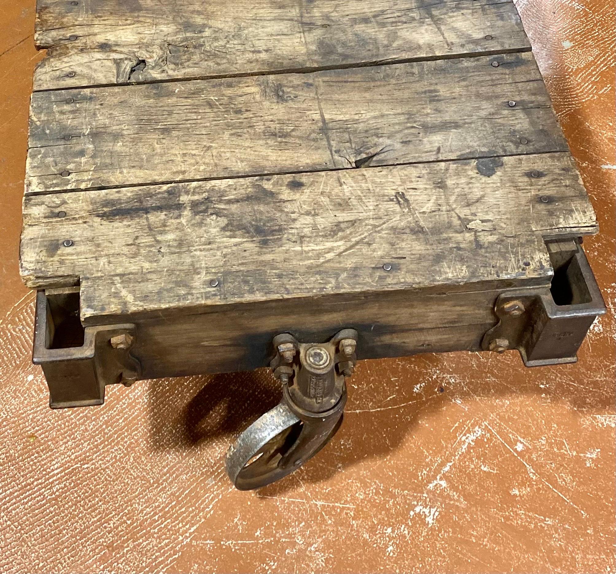 Early 20th Century Antique Wood And Iron Gopher  For Sale 1