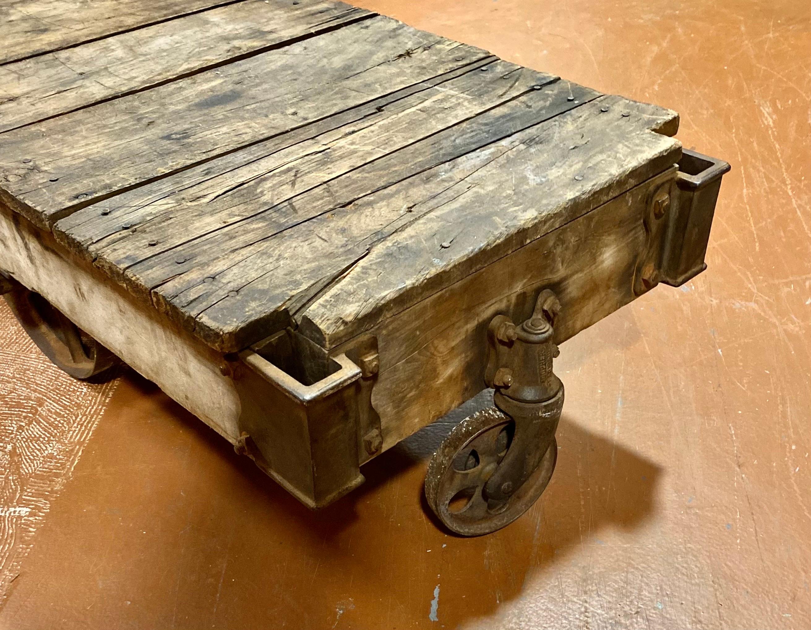Early 20th Century Antique Wood And Iron Gopher  For Sale 3
