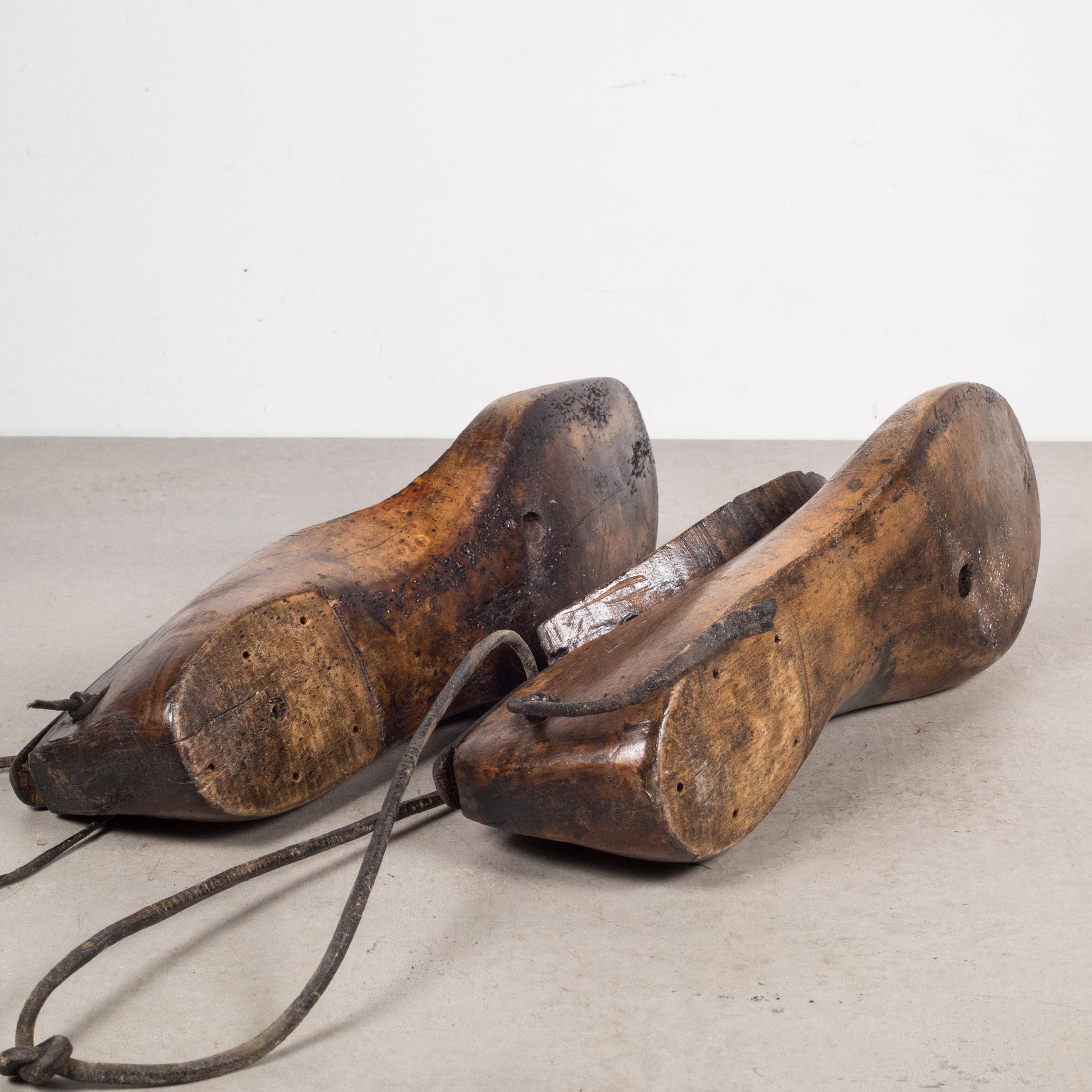Early 20th Century Antique Wood and Leather Shoe Last, circa 1920 8