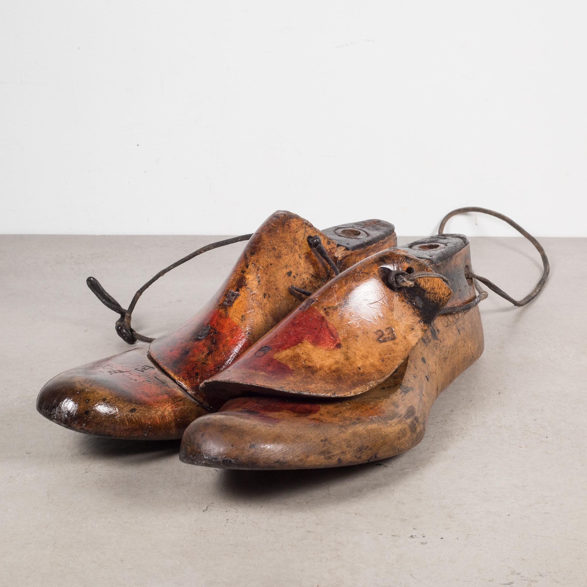 Early 20th Century Antique Wood and Leather Shoe Last, circa 1920 9