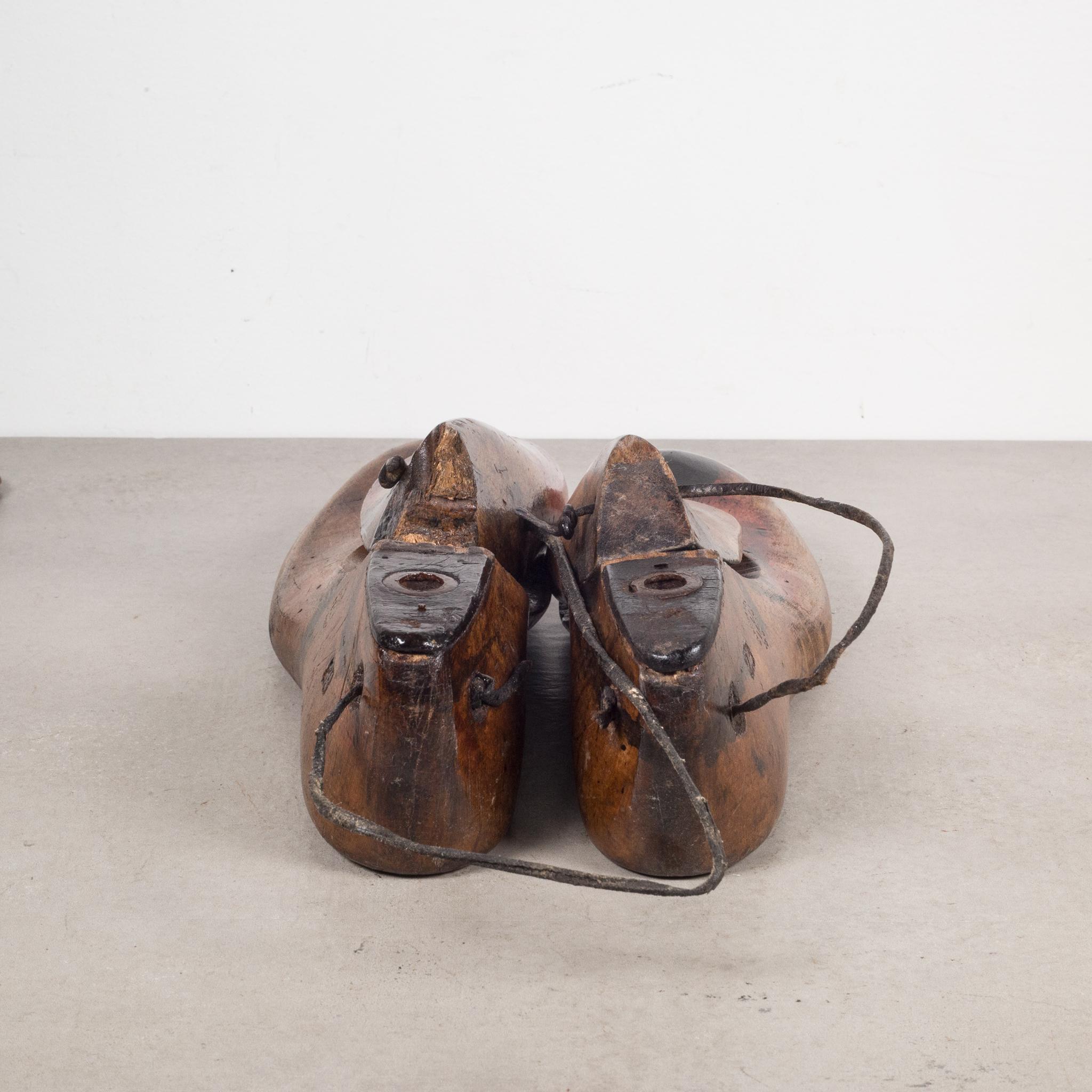 Early 20th Century Antique Wood and Leather Shoe Last, circa 1920 1
