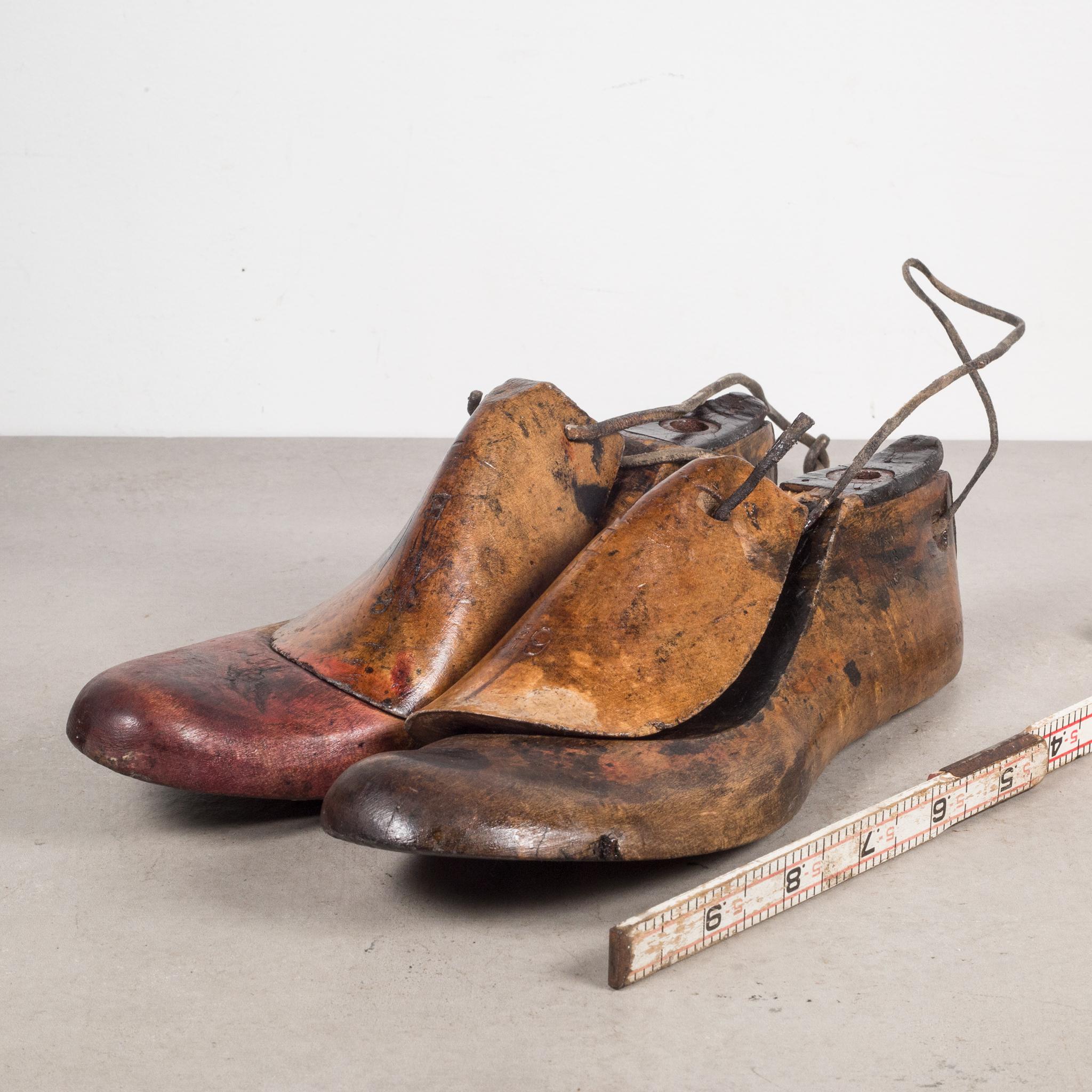 Early 20th Century Antique Wood and Leather Shoe Last, circa 1920 4
