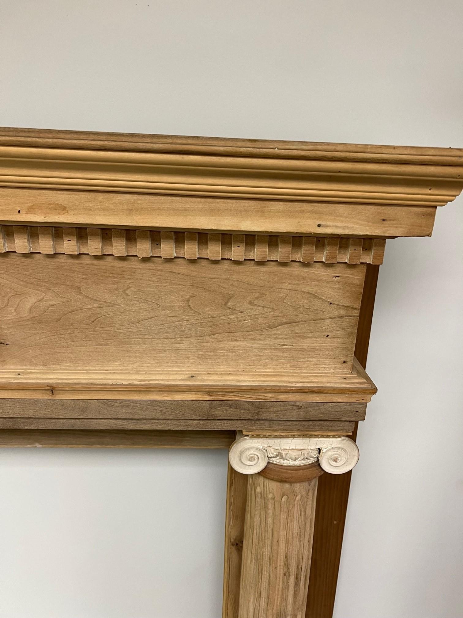 Early 20th Century Antique Wood Mantel with Round Columns and Gesso Capitals In Good Condition For Sale In Stamford, CT