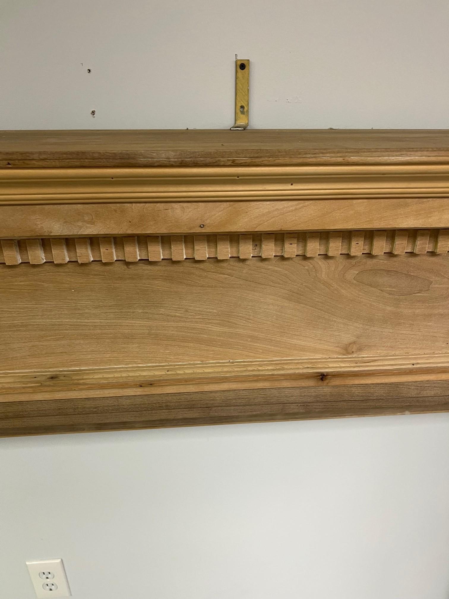 Early 20th Century Antique Wood Mantel with Round Columns and Gesso Capitals For Sale 1