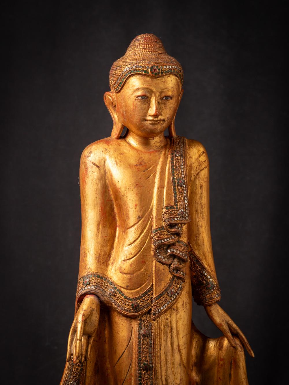 Early 20th century Antique wooden Burmese Mandalay Buddha from Burma  For Sale 1