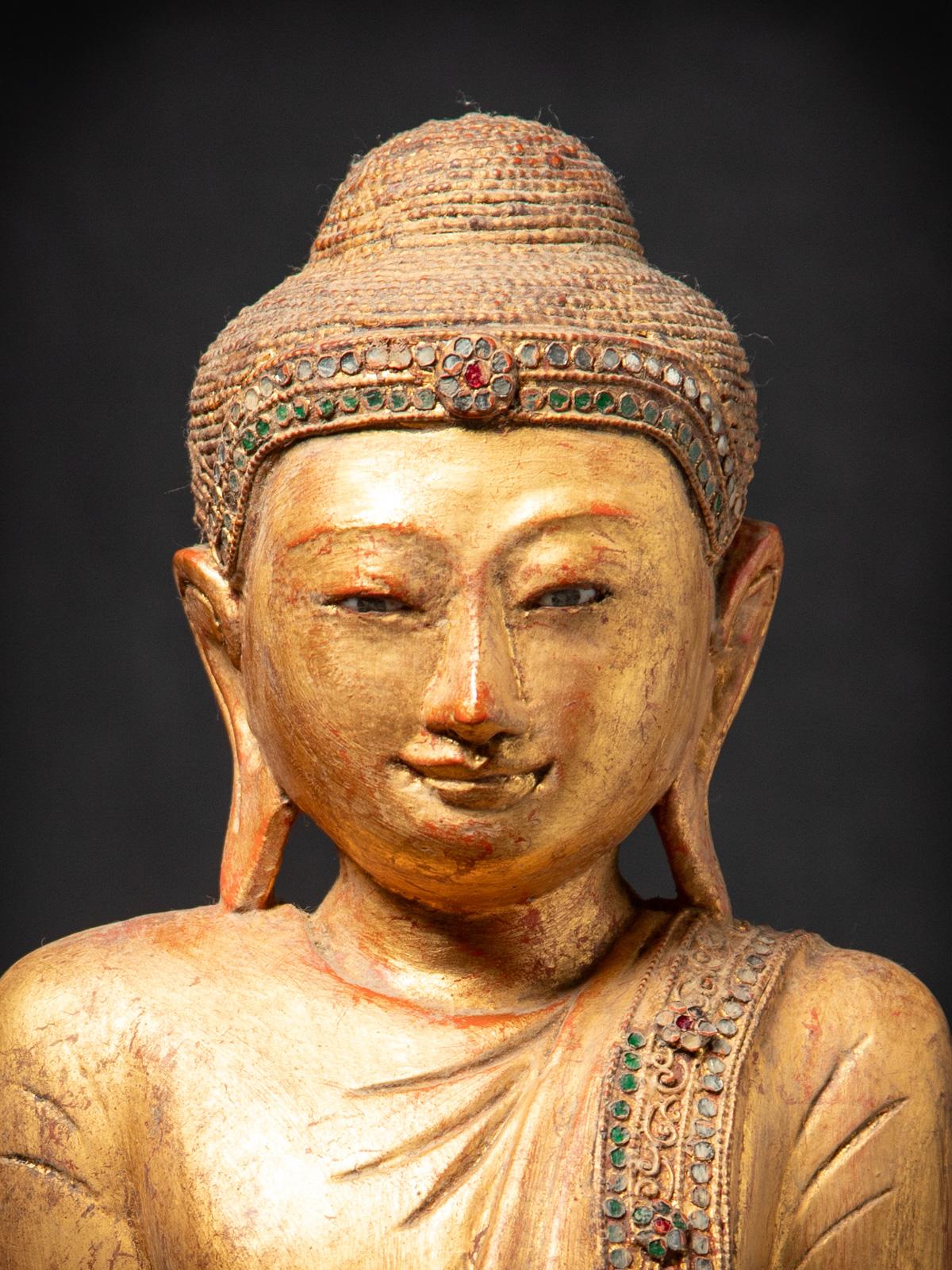 20ième siècle Début du 20e siècle Statue de Bouddha Mandalay en bois ancien de Birmanie en vente