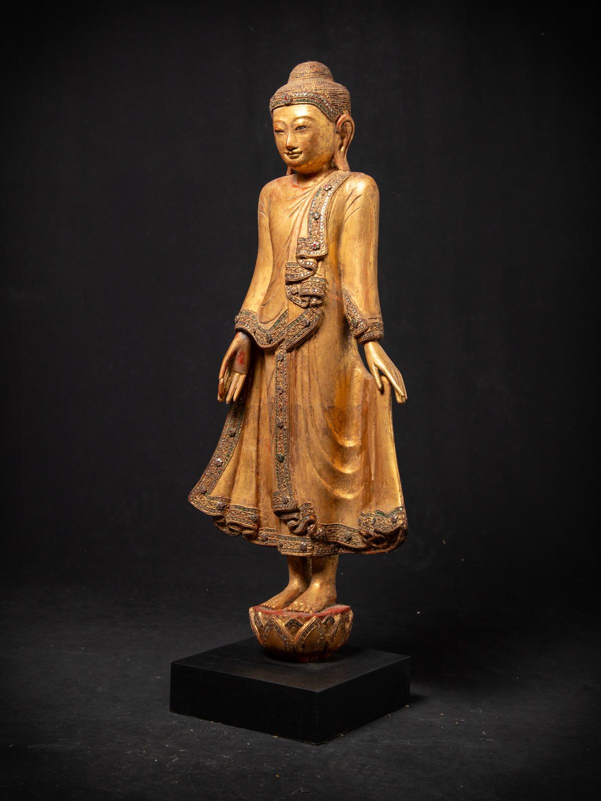 Début du 20e siècle Statue de Bouddha Mandalay en bois ancien de Birmanie en vente 1