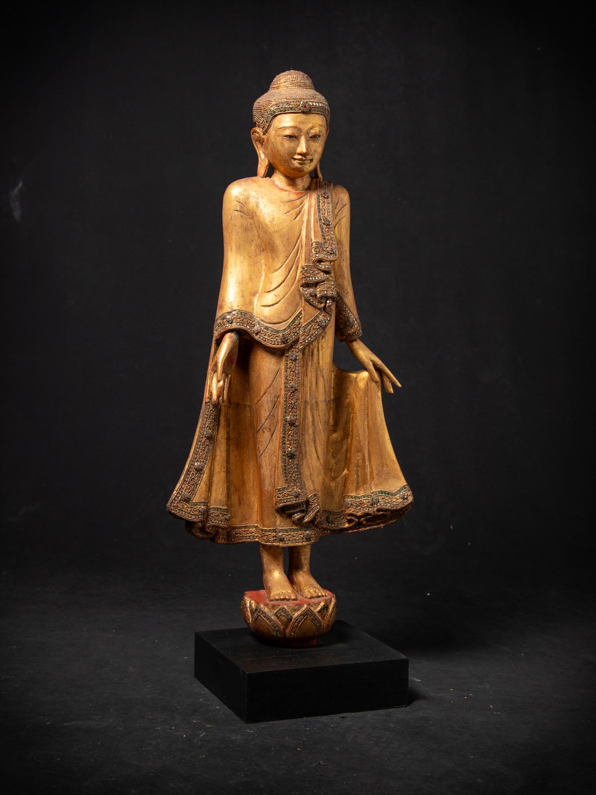 Début du 20e siècle Statue de Bouddha Mandalay en bois ancien de Birmanie en vente 2