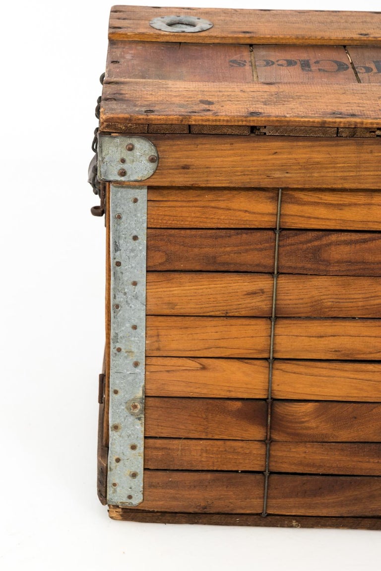 Early 20th Century Antique Wooden Dog Crate For Sale at 1stDibs
