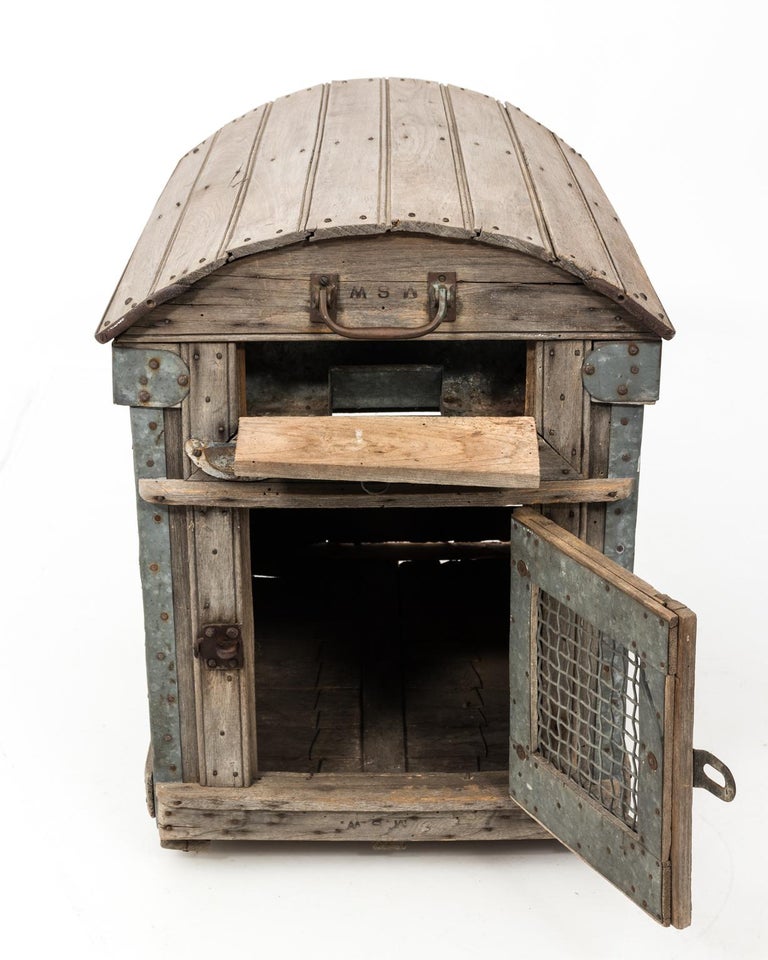 Early 20th Century Antique Wooden Dog Crate For Sale at 1stDibs