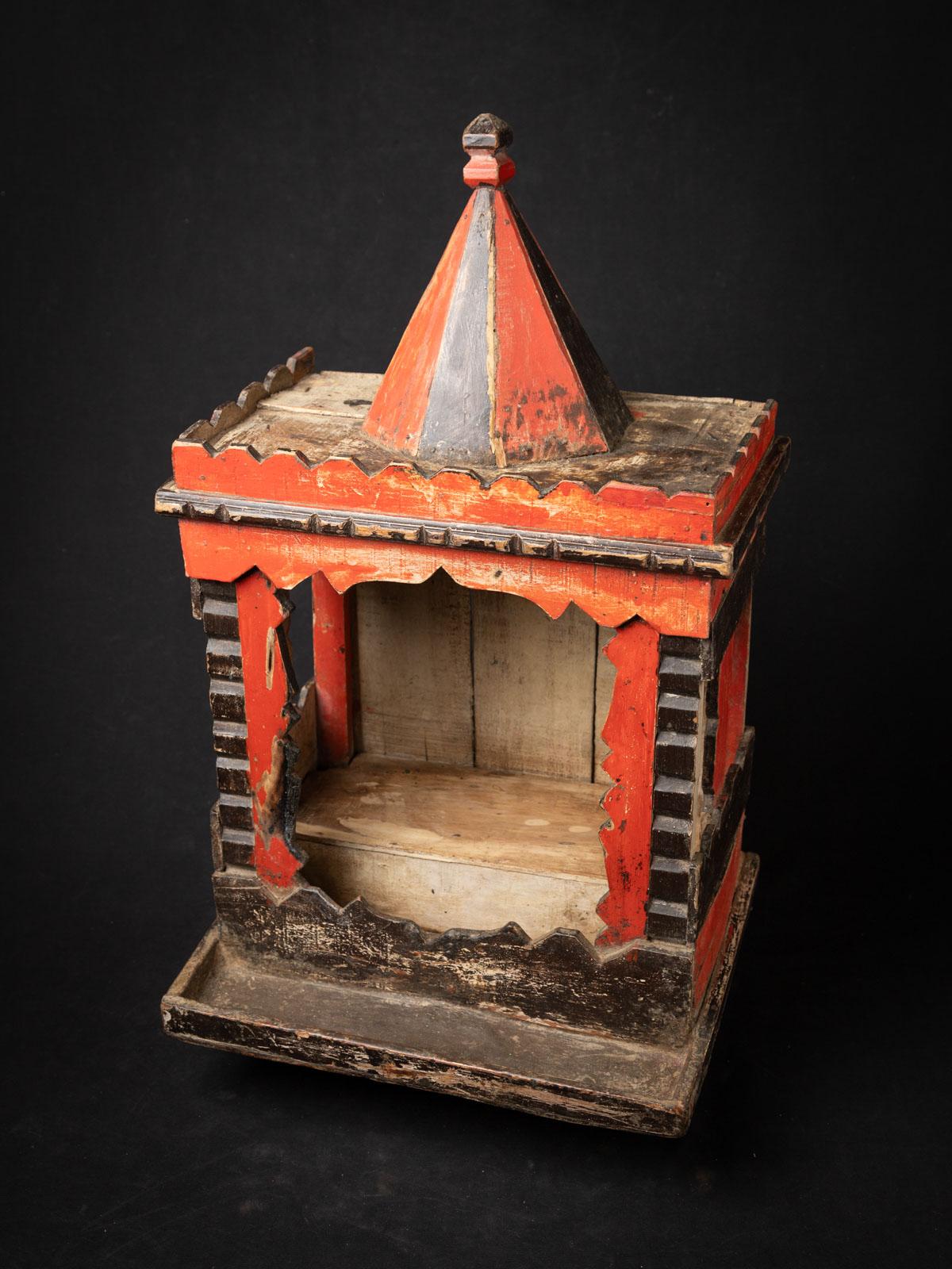 Early 20th century Antique wooden Indian temple from India For Sale 1