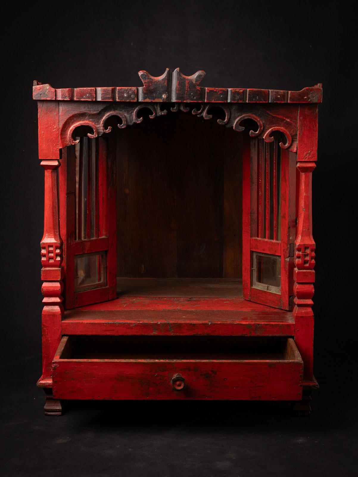 Antique wooden Indian temple
Material : wood
58 cm high
47,5 cm wide and 43,5 cm deep
Early 20th century
Completely checked, with new glass
Weight: 10 kgs
Originating from India
Nr: 3830-81