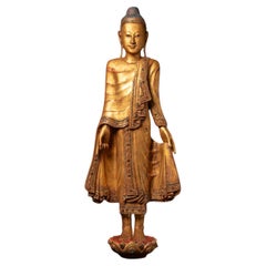Statua antica del Buddha di Mandalay in legno dei primi del Novecento, proveniente dalla Birmania