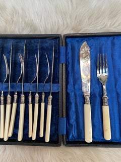 Early 20th Century Anton Wingen Jr. Solingen Germany Stag-Handled Knife Set