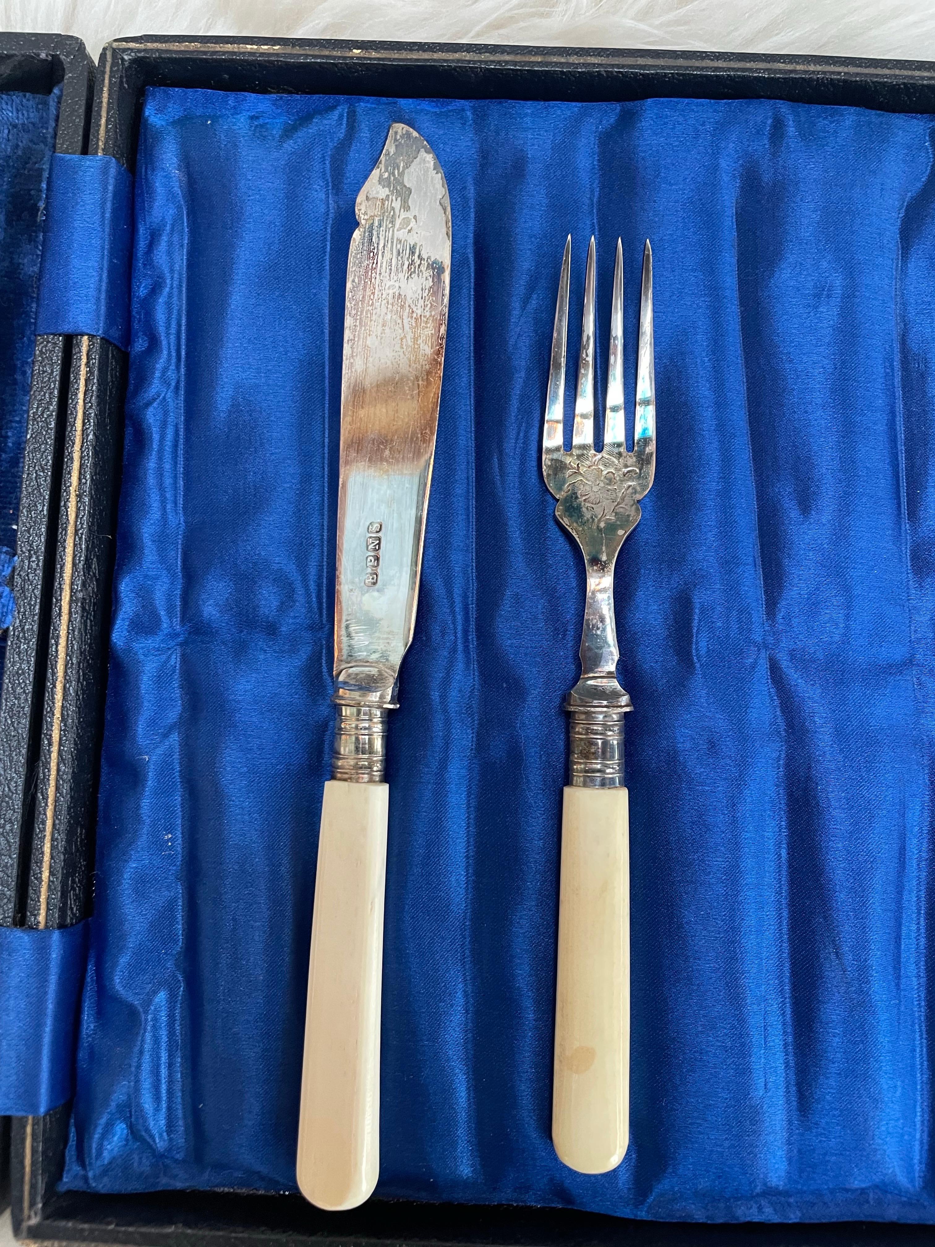 English Early 20th Century Anton Wingen Jr. Solingen Germany Stag-Handled Knife Set For Sale