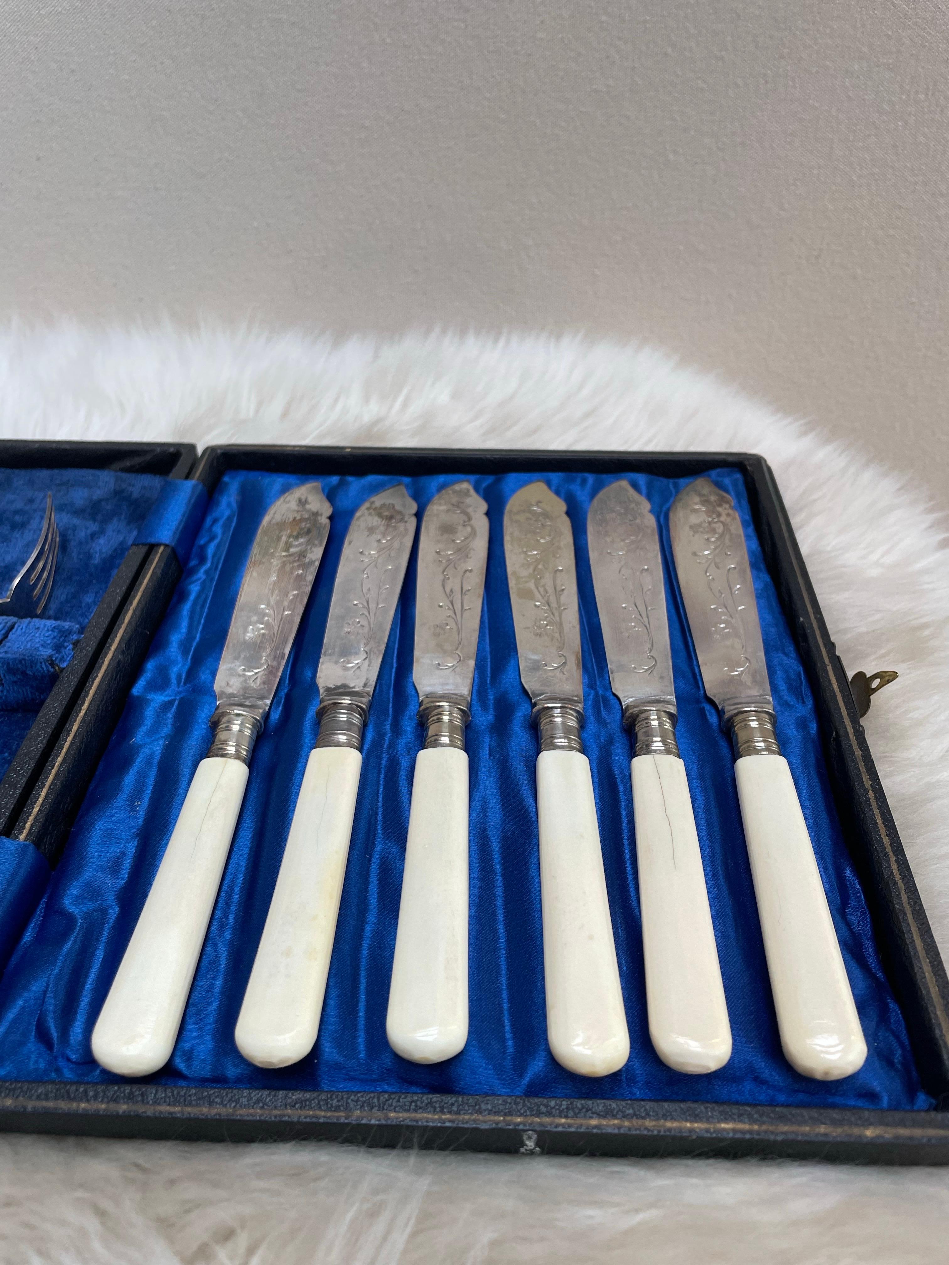 Silver Plate Early 20th Century Anton Wingen Jr. Solingen Germany Stag-Handled Knife Set For Sale
