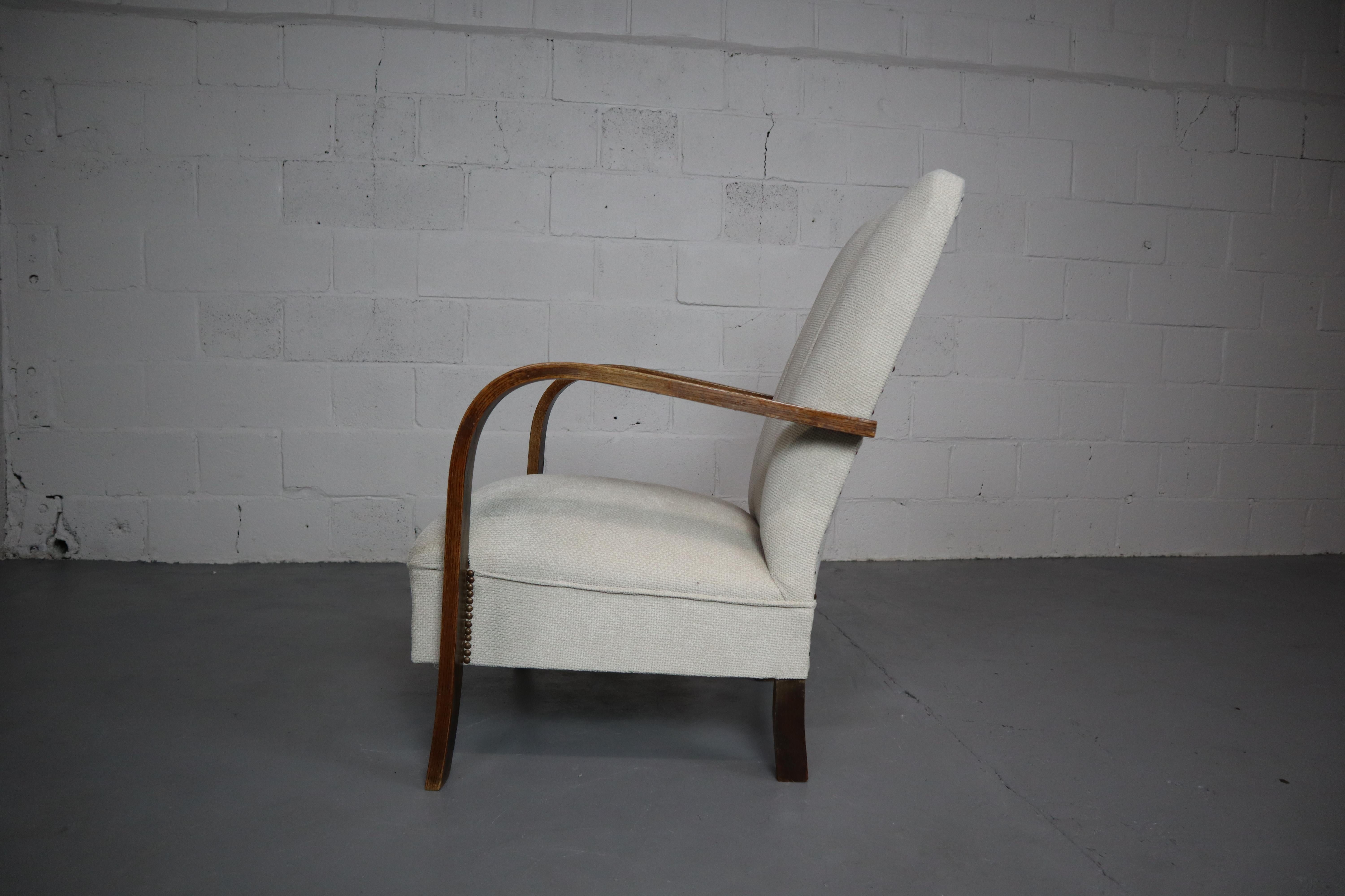 Early 20th Century Art-Deco Armchair, Oak and Fabric For Sale 1