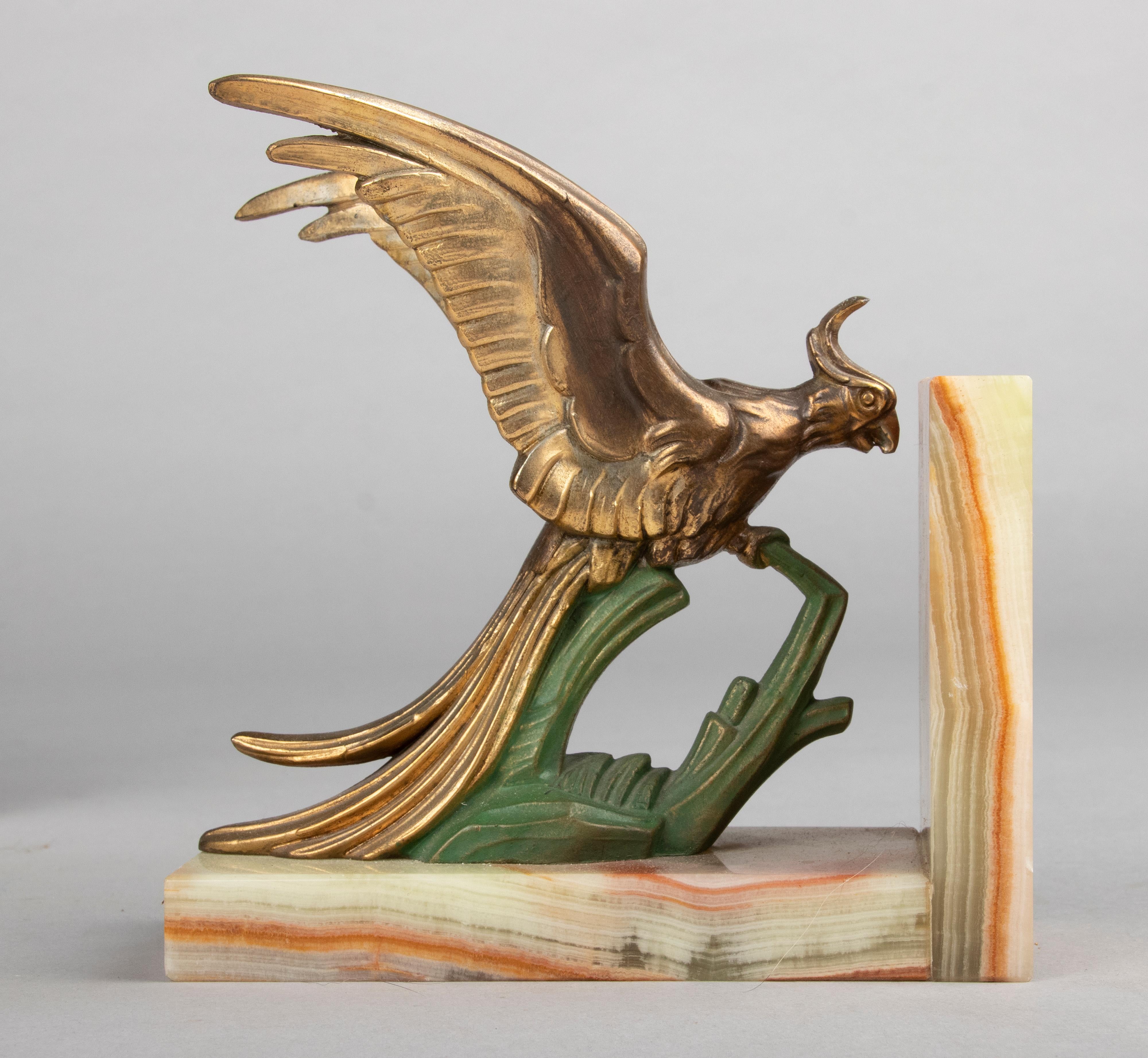 Francese Fermalibri Art Deco dei primi del Novecento con uccelli pappagallo in vendita