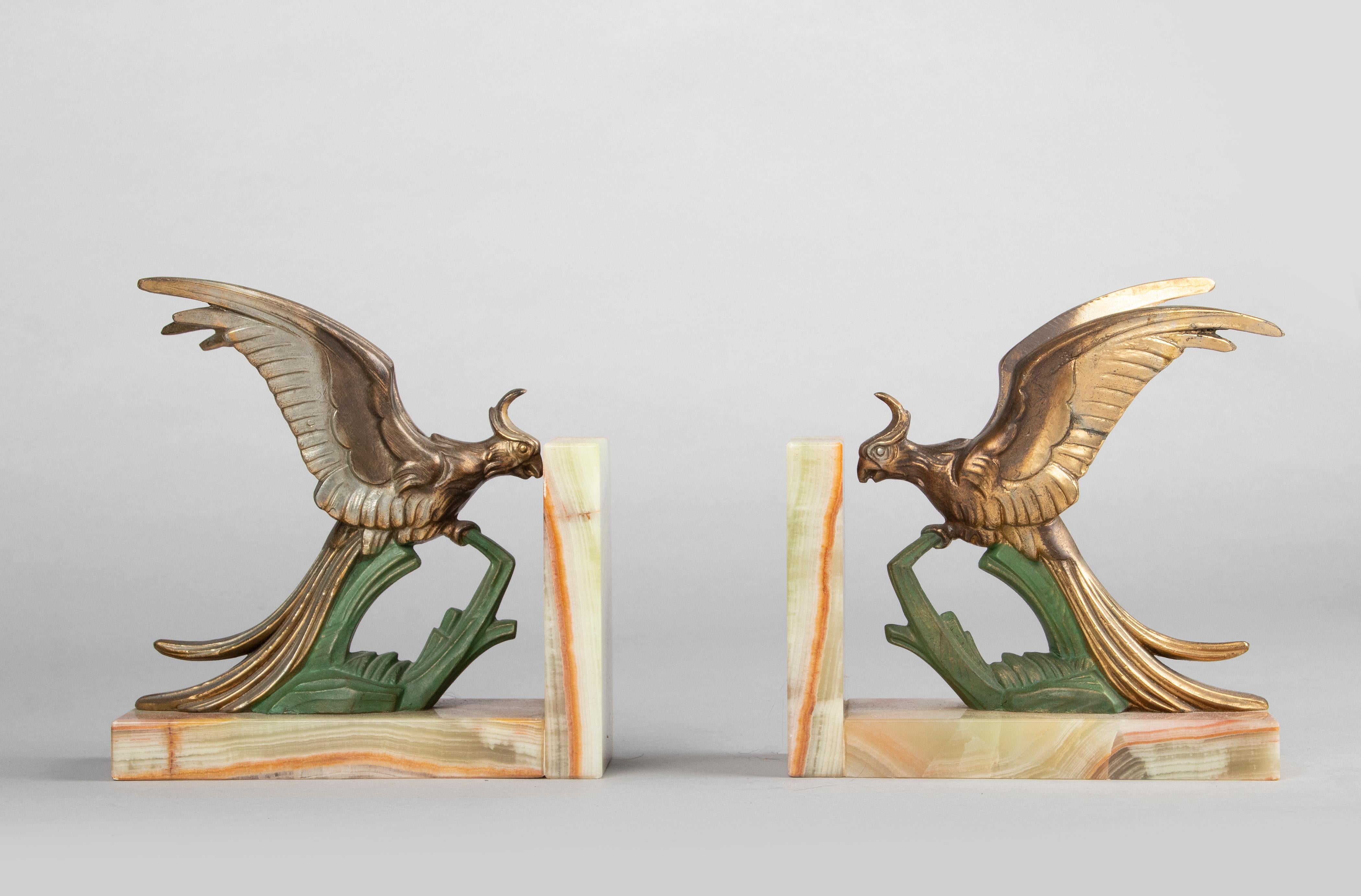 Early 20th Century Art Deco Bookends with Parrot Birds In Good Condition For Sale In Casteren, Noord-Brabant