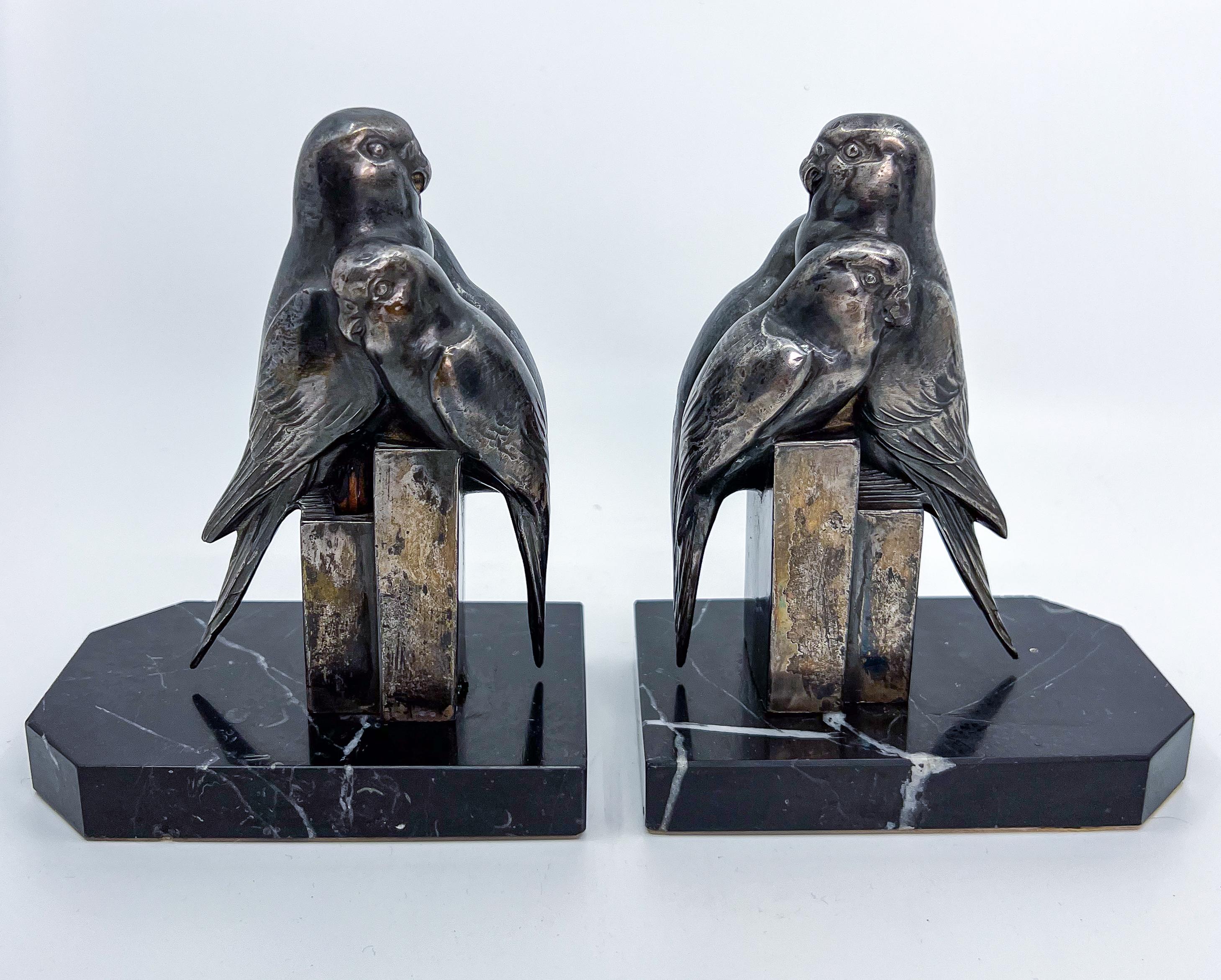 Early 20th Century Art Deco Bookends with Birds In Good Condition For Sale In Antwerp, BE